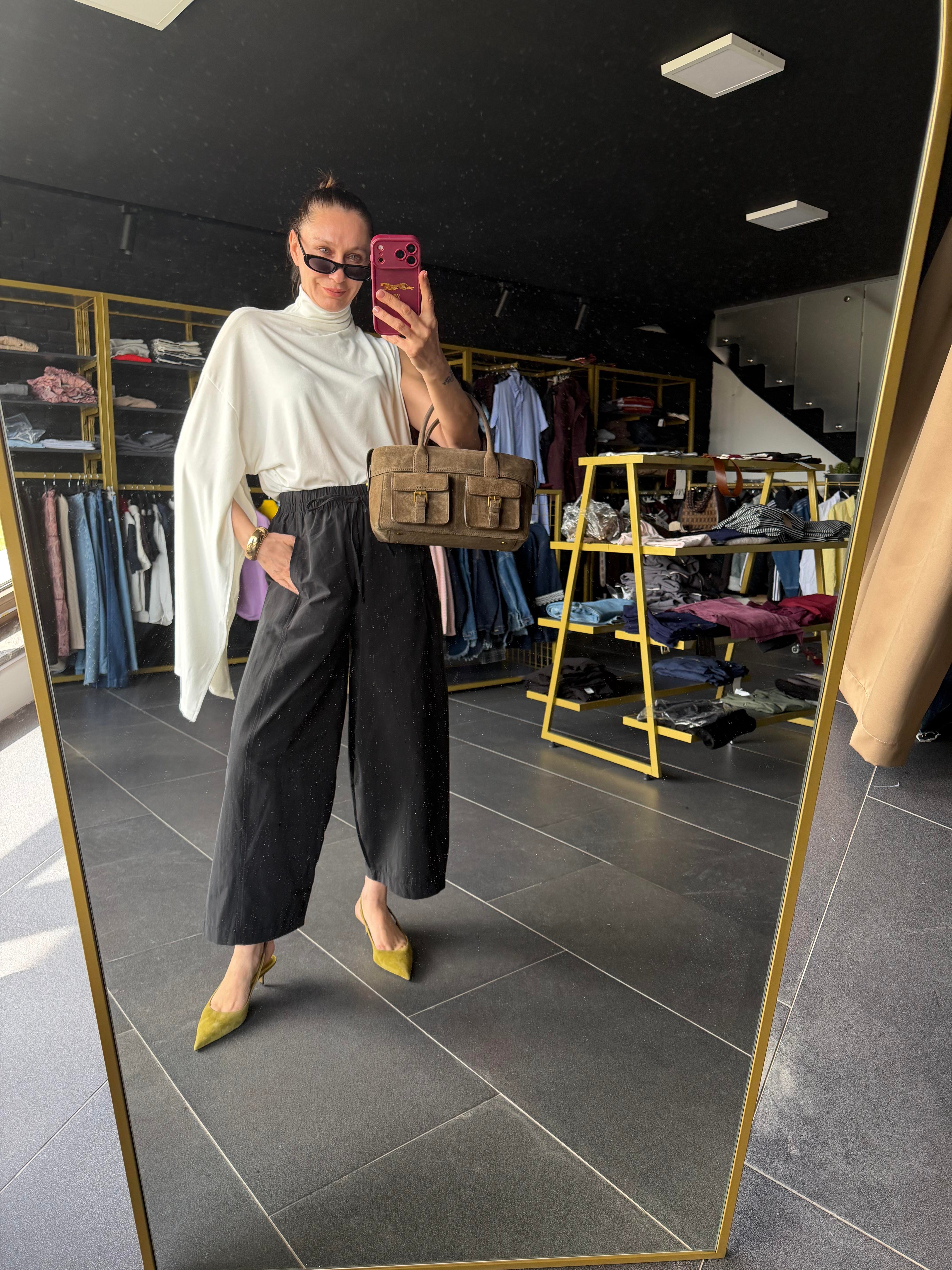 Kos Model Siyah Pantolon