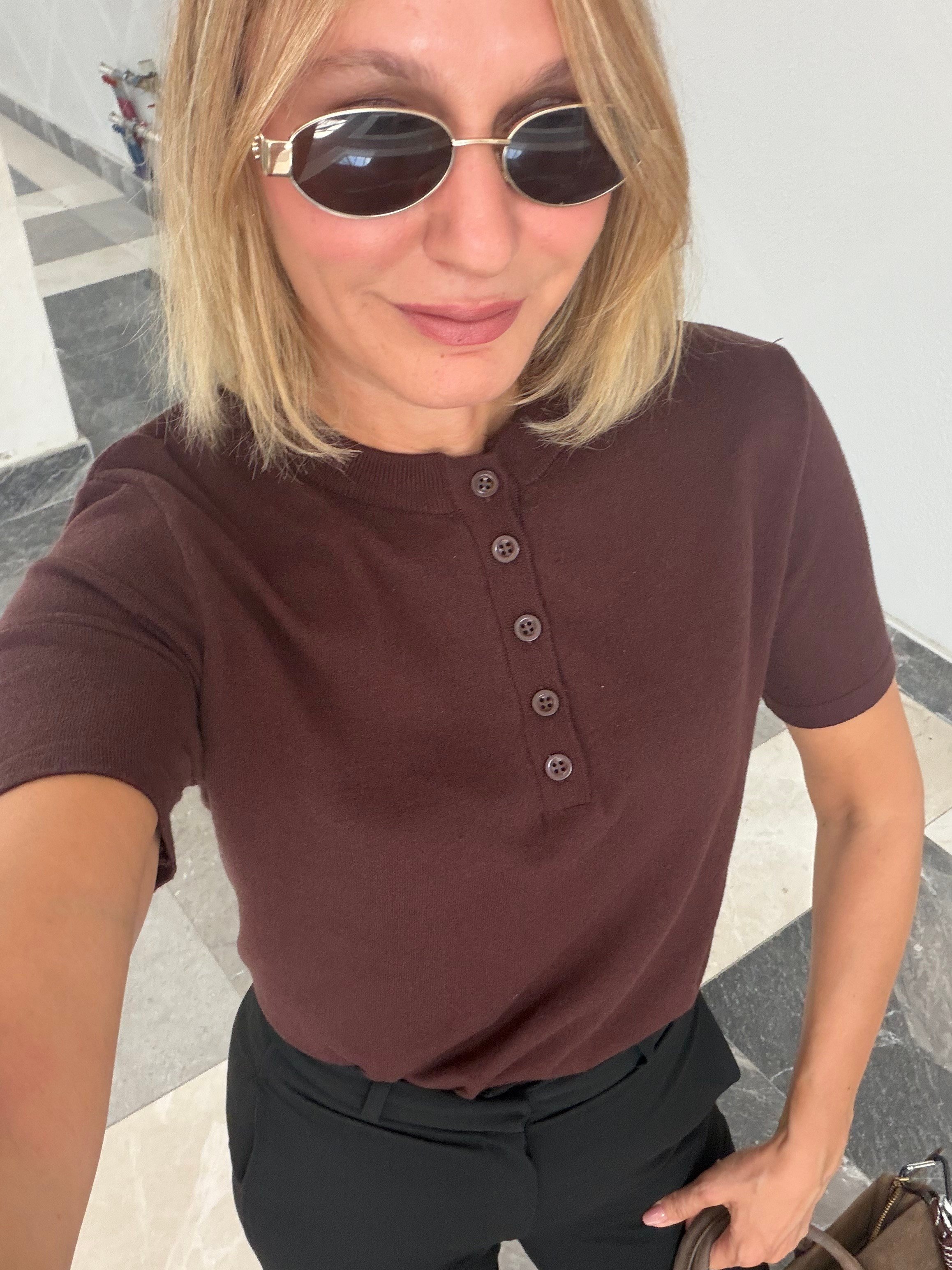 Kos Yarım Düğmeli Acı Kahve Triko Tshirt