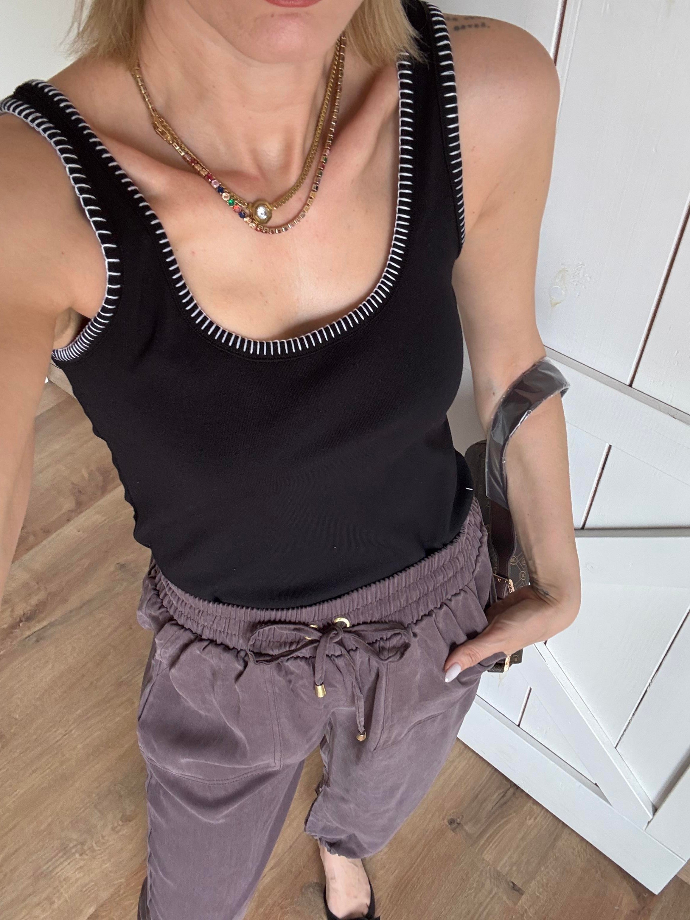 Krokeşa Dikişli Siyah Atlet