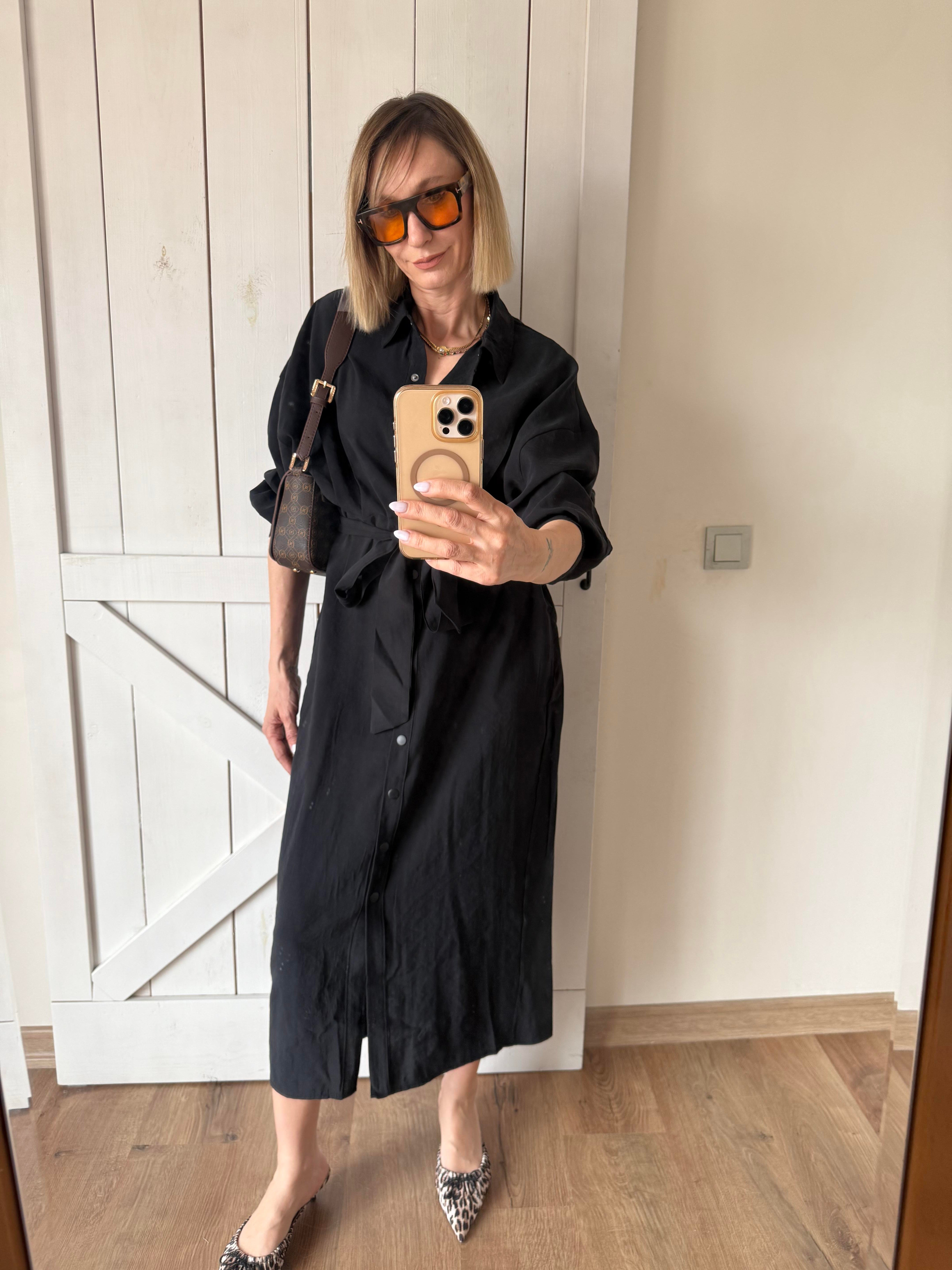 Kuşaklı Siyah Gömlek Elbise