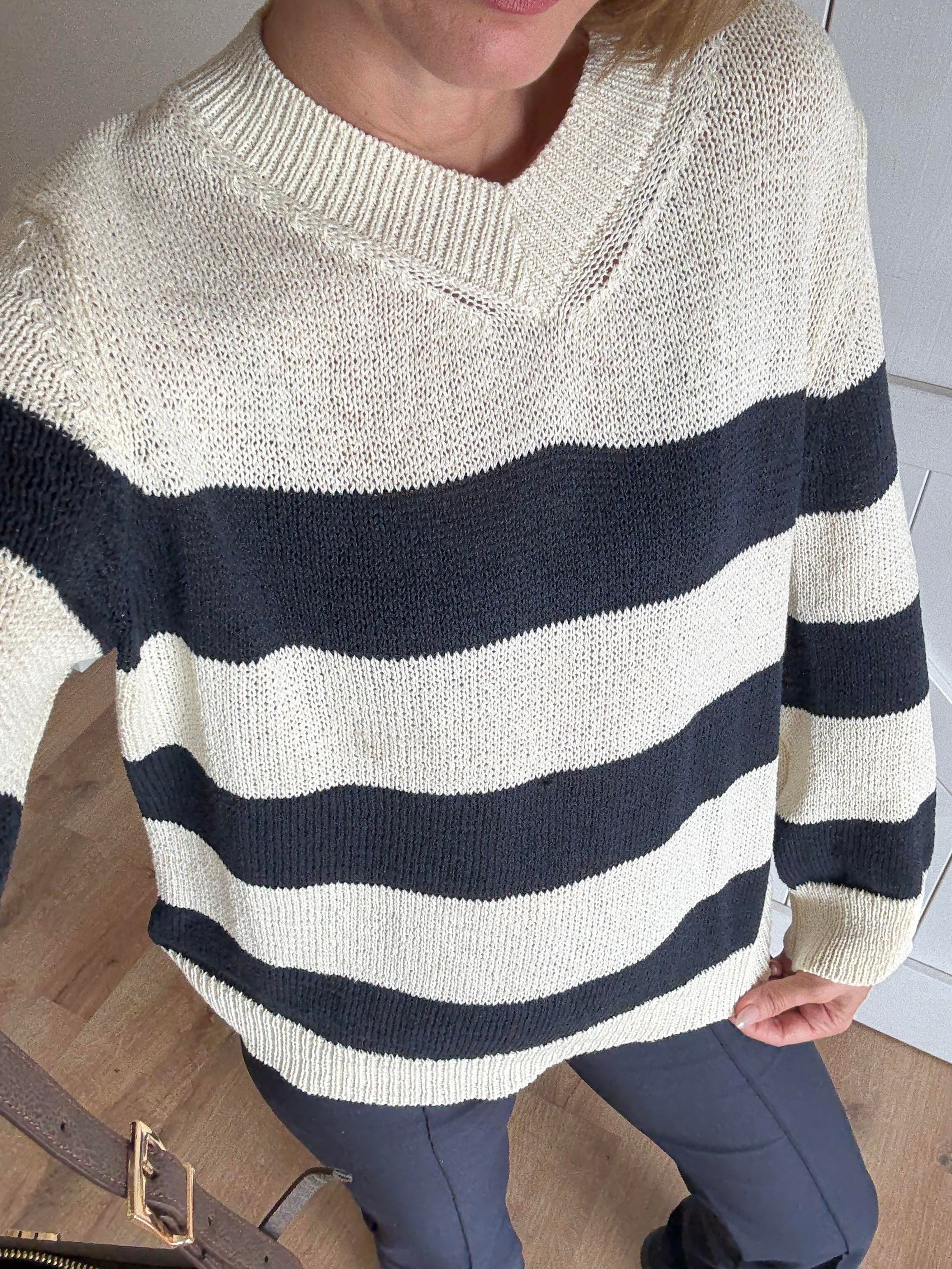 Lacivert Çizgili Merserize V Yaka Massi Triko