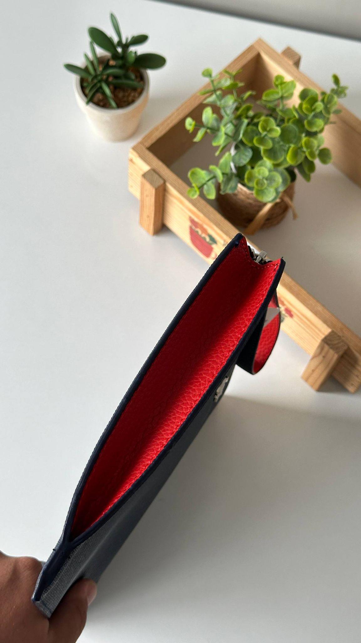 Lacivert El Çantası