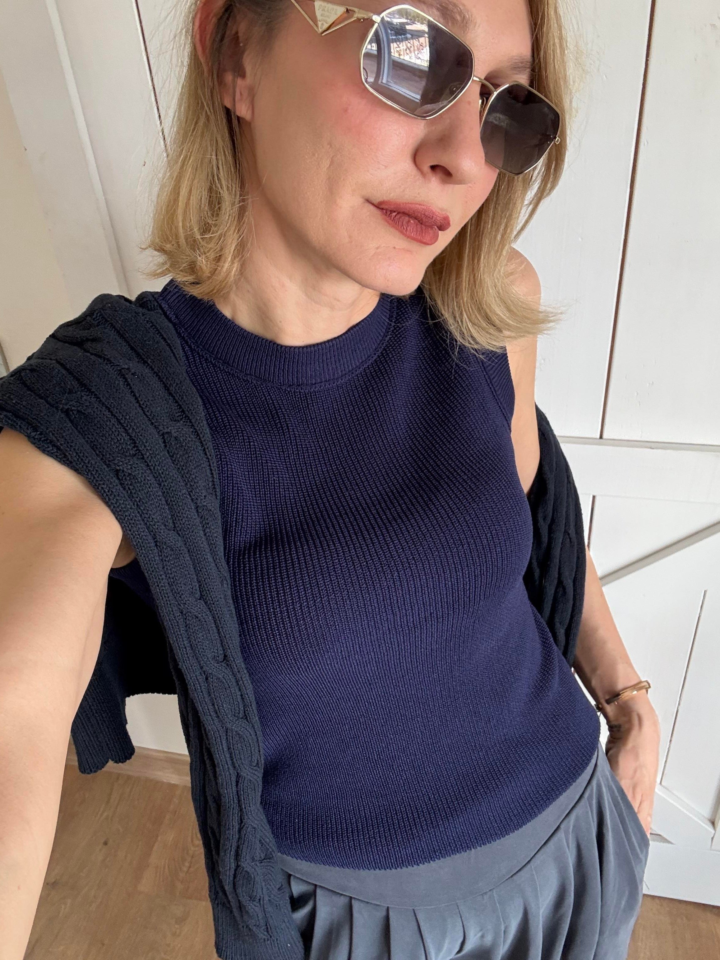 Lacivert Halter Atlet