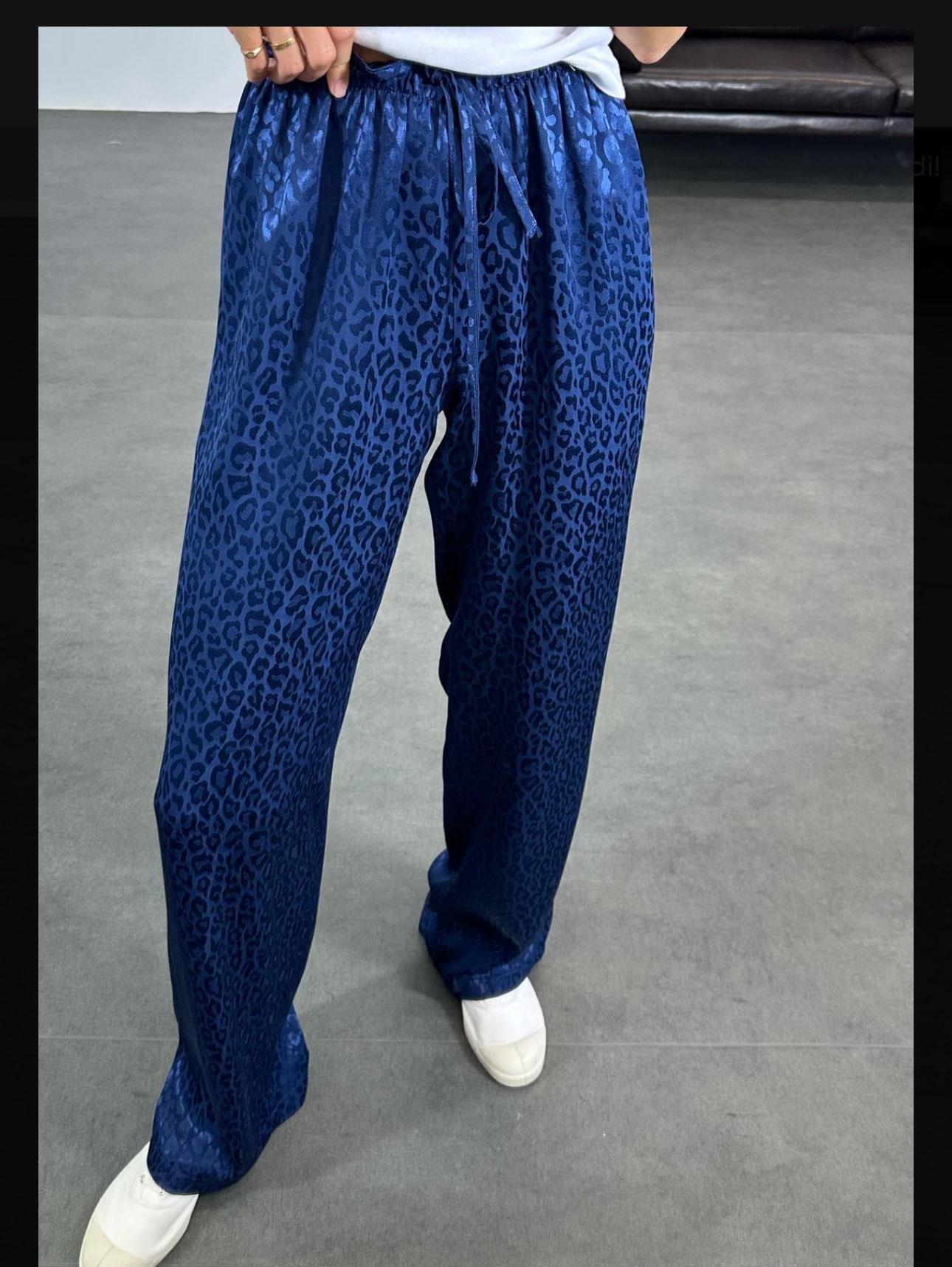 Lacivert Jakarlı Leopar Desen Pantolon