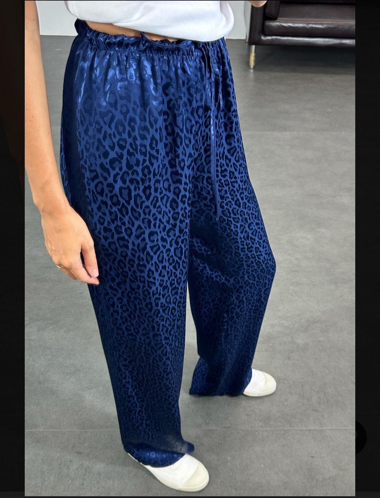 Lacivert Jakarlı Leopar Desen Pantolon