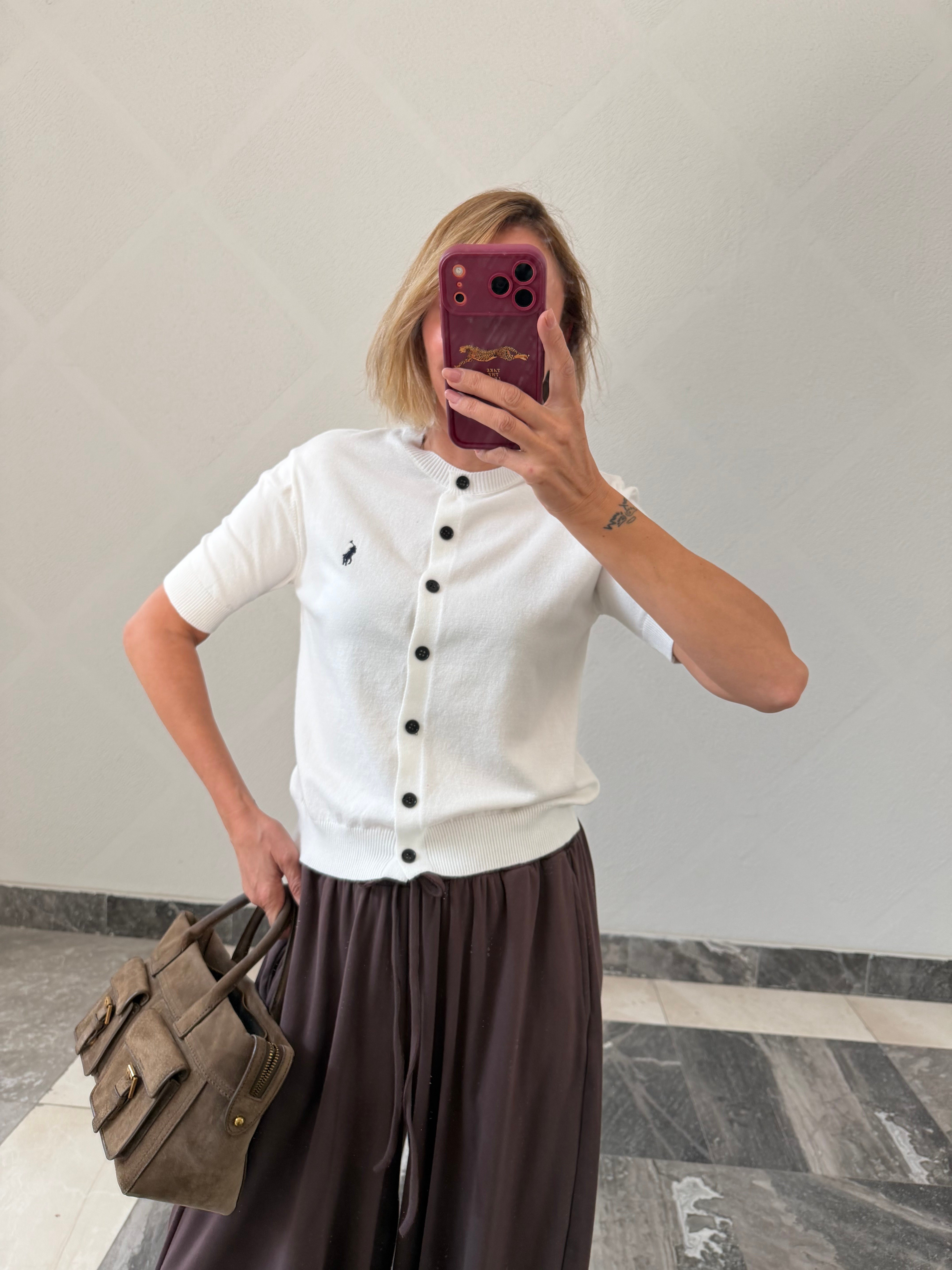 Logolu Düğmeli Beyaz Hırka