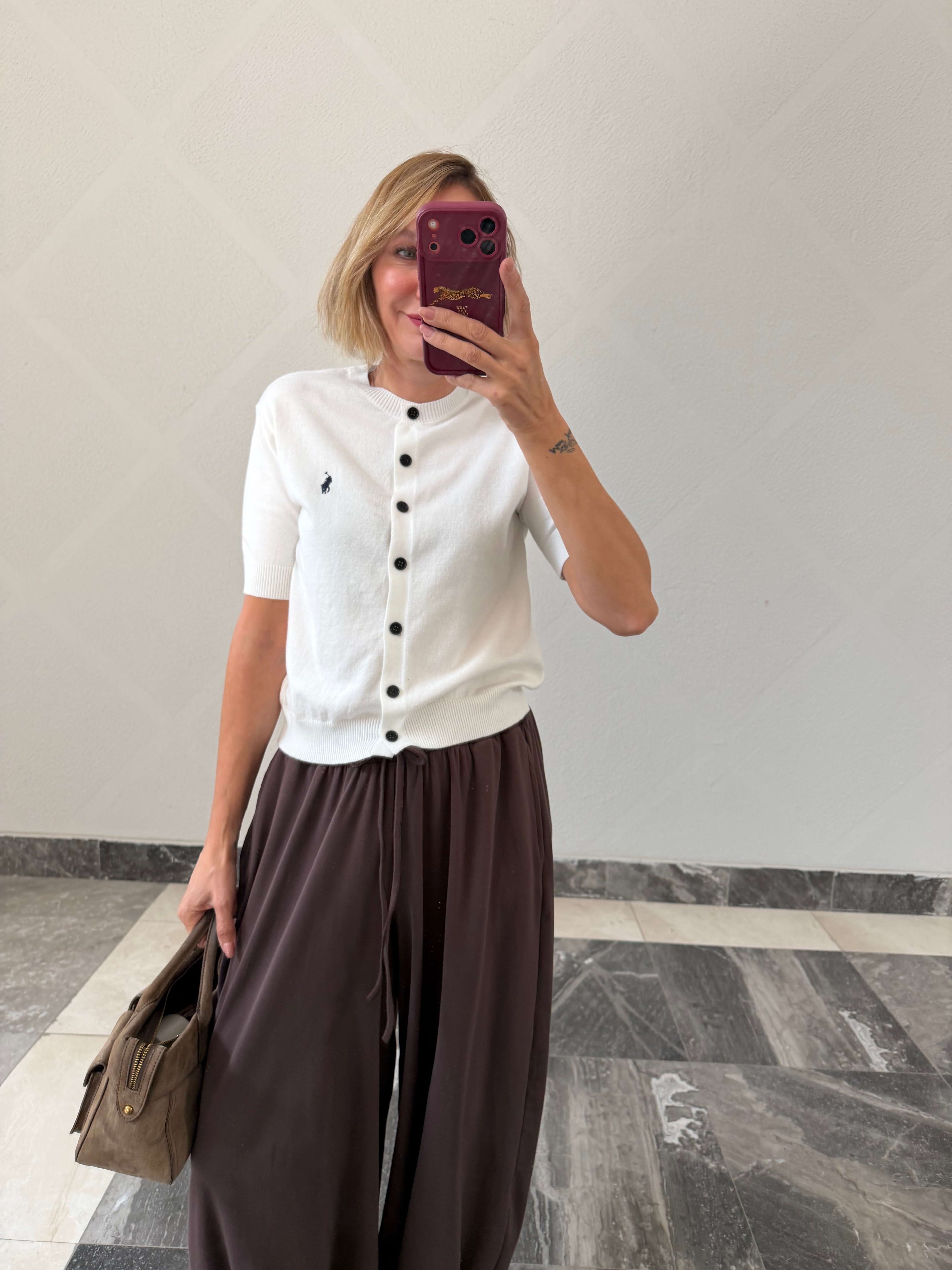 Logolu Düğmeli Beyaz Hırka