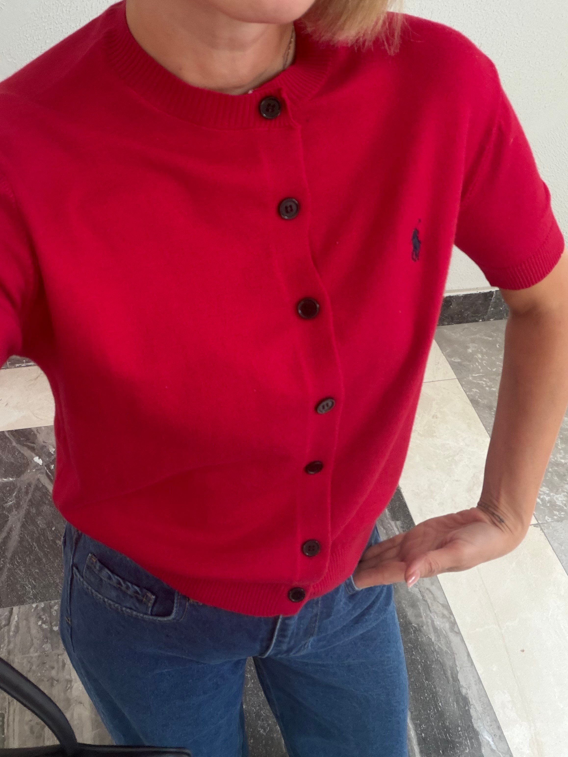 Logolu Düğmeli Kırmızı Hırka