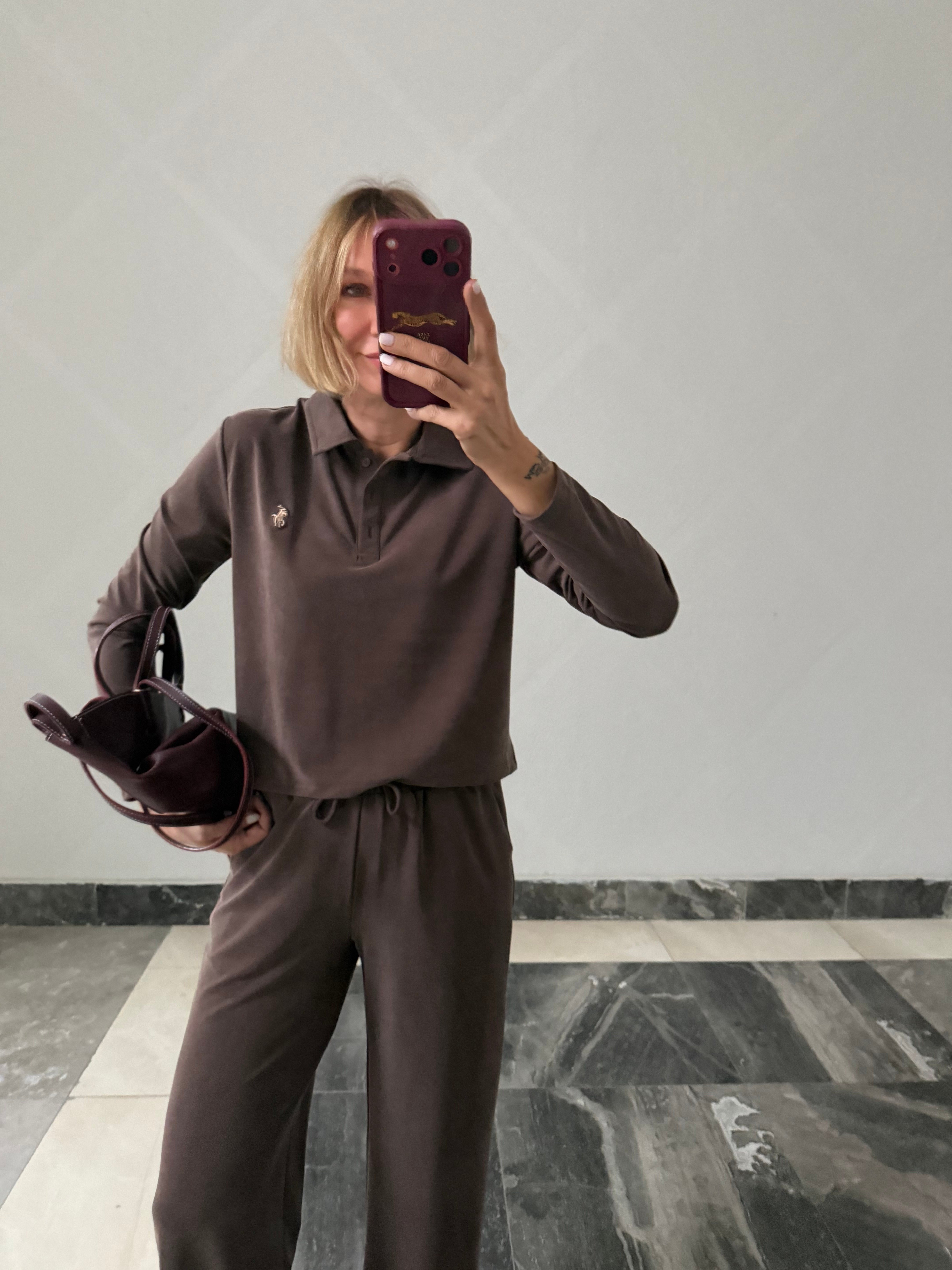 Logolu Kahve Pantolon Üst Takım
