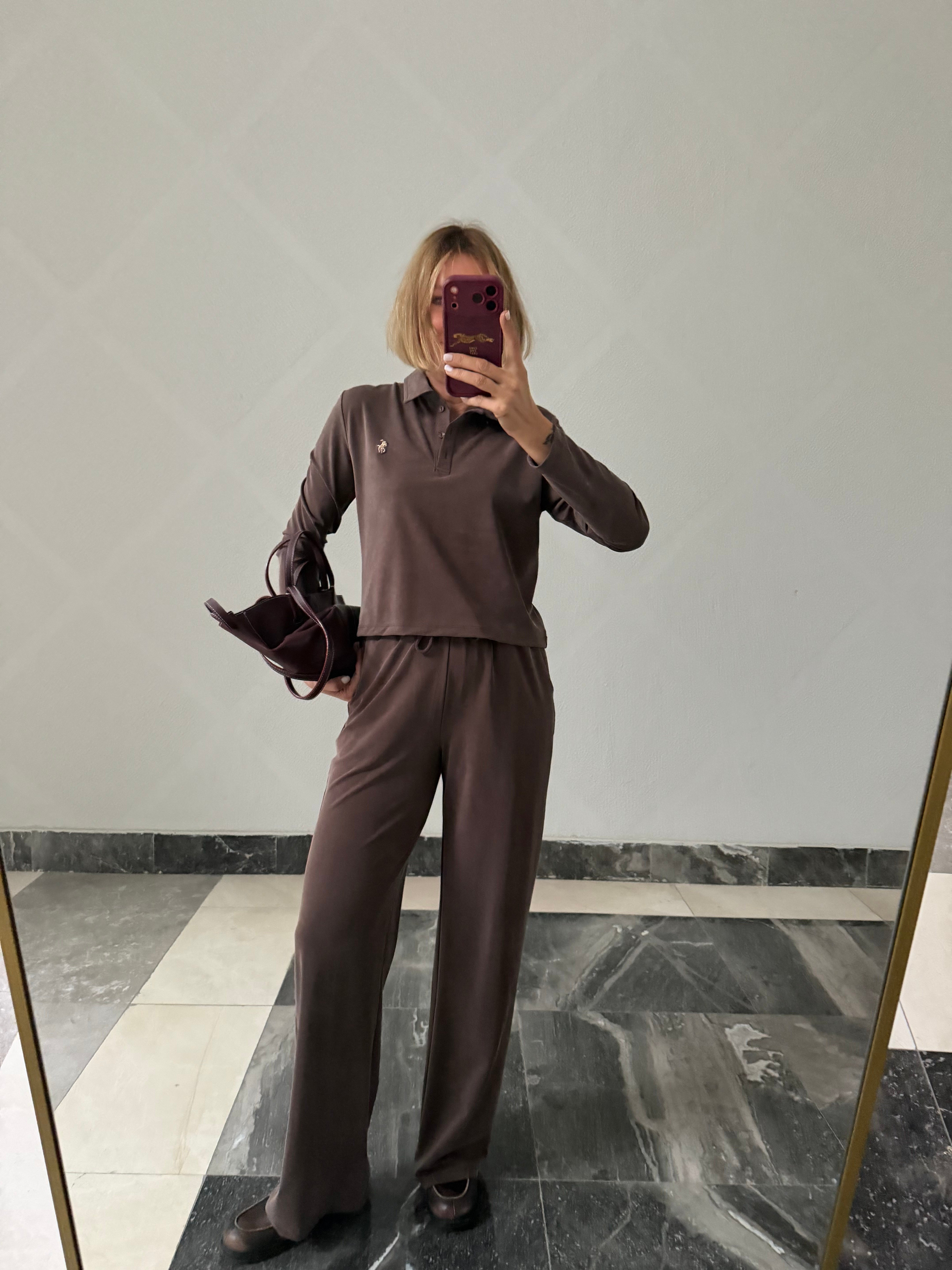 Logolu Kahve Pantolon Üst Takım