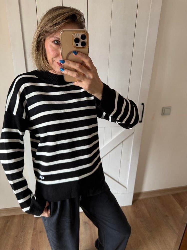 Love Çizgi Detaylı Siyah Kazak