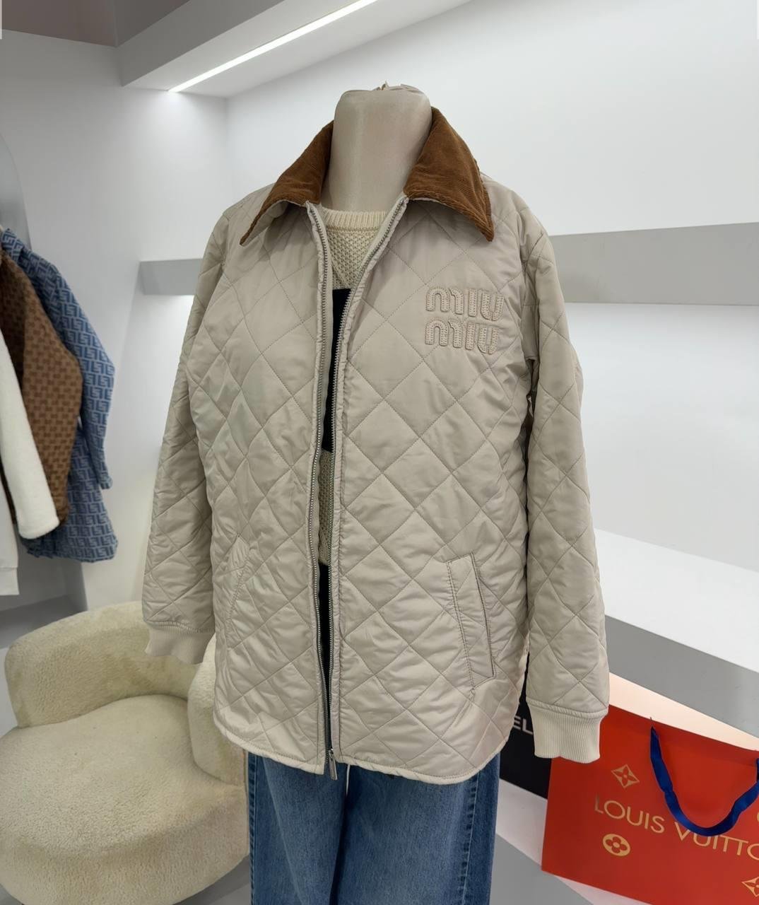 Luxury Miyyu Kapitone Ekru Mont