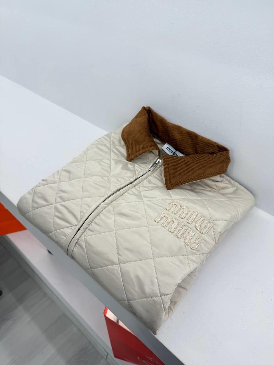 Luxury Miyyu Kapitone Ekru Mont