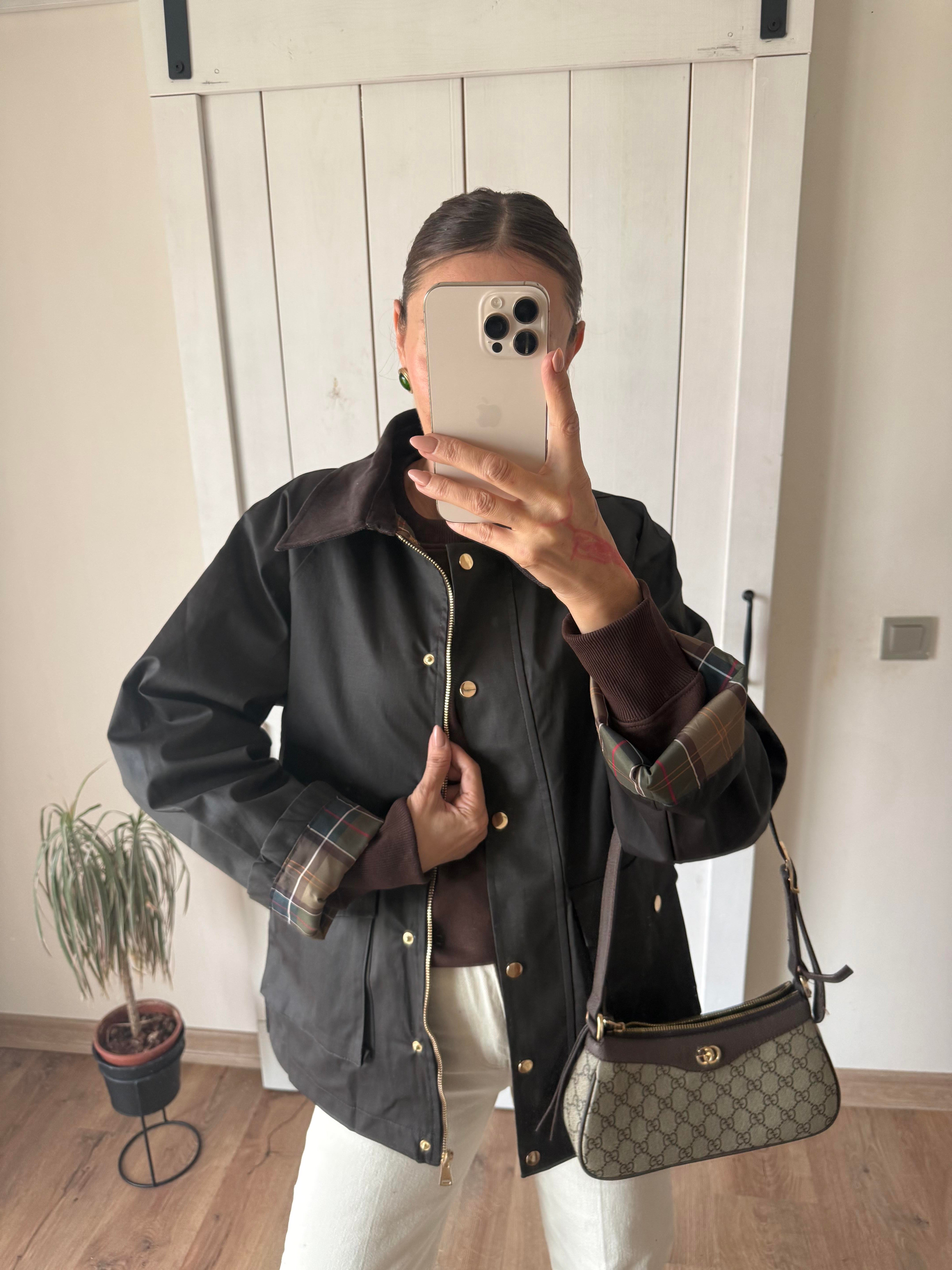 Marka Model Astarı Ekoseli Kadife Yaka Yağlı Mont