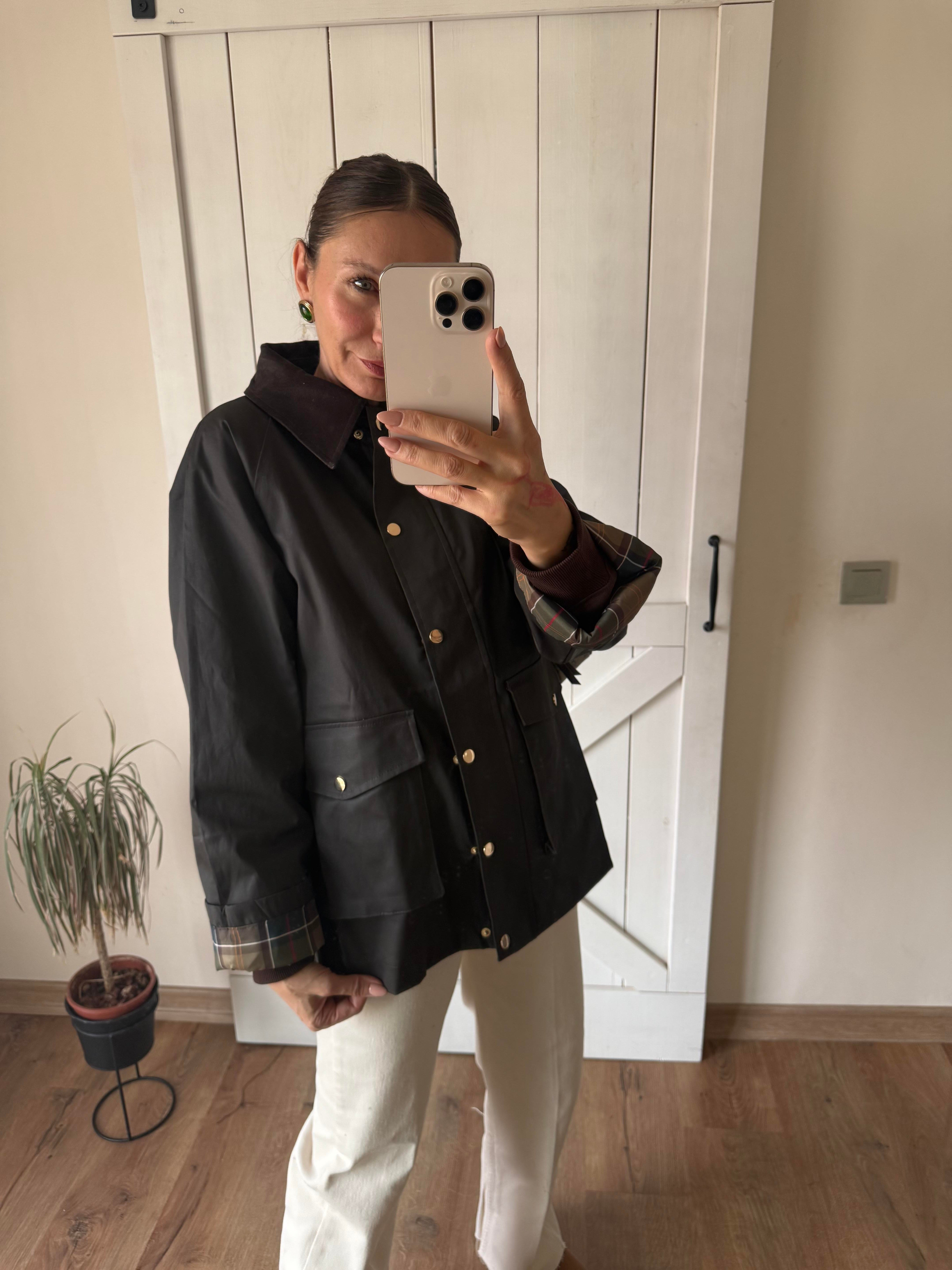 Marka Model Astarı Ekoseli Kadife Yaka Yağlı Mont