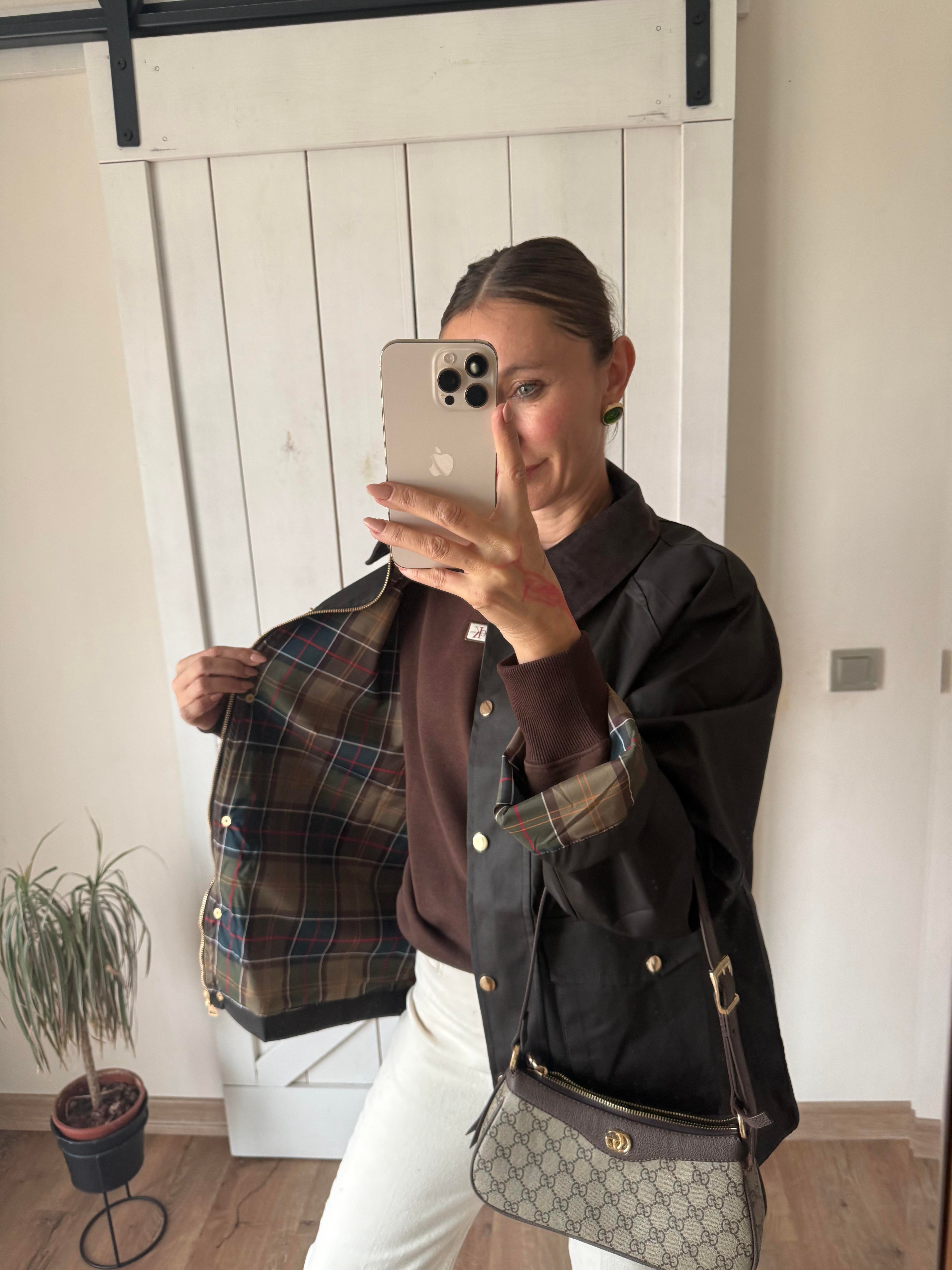 Marka Model Astarı Ekoseli Kadife Yaka Yağlı Mont