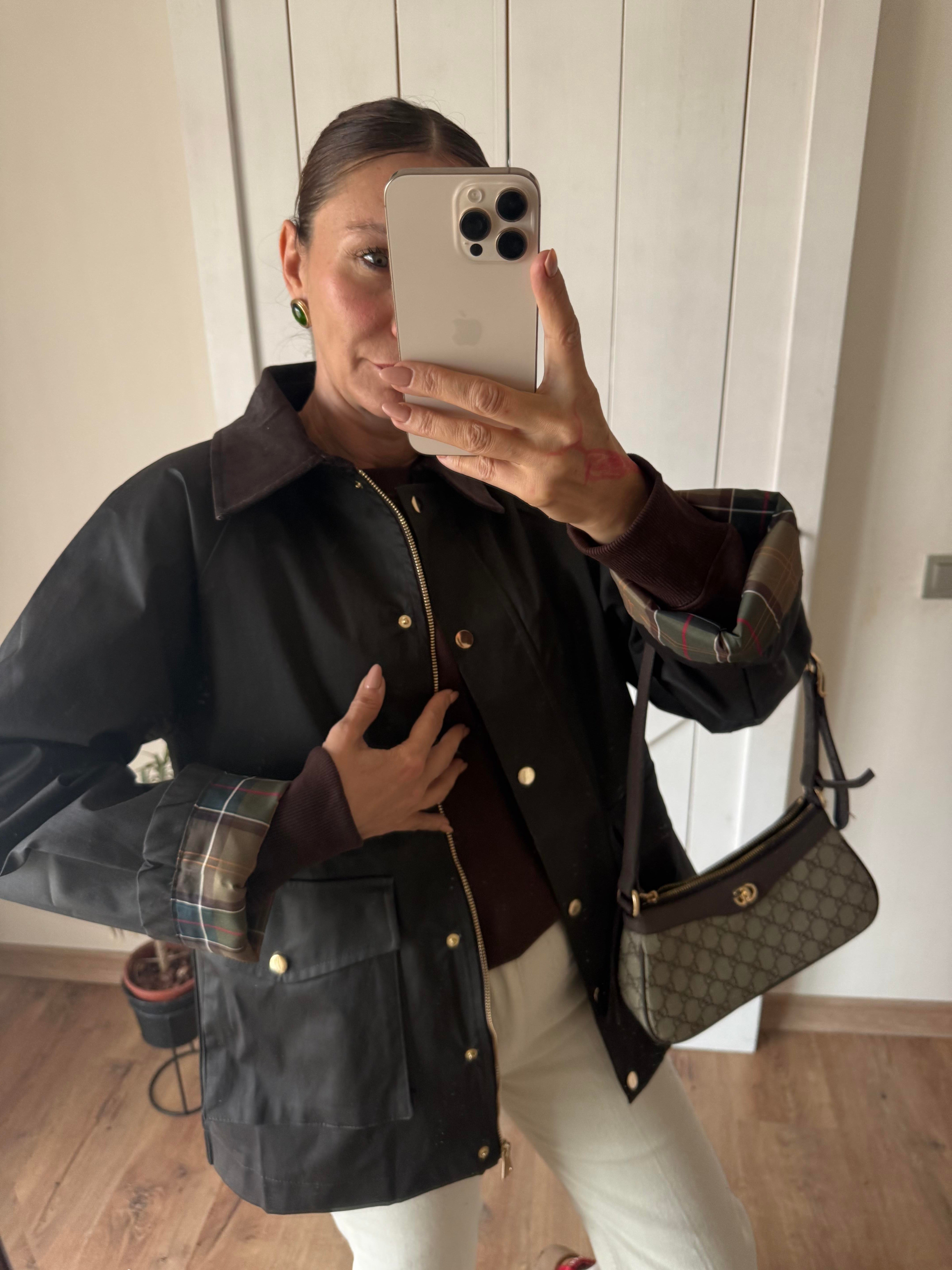 Marka Model Astarı Ekoseli Kadife Yaka Yağlı Mont