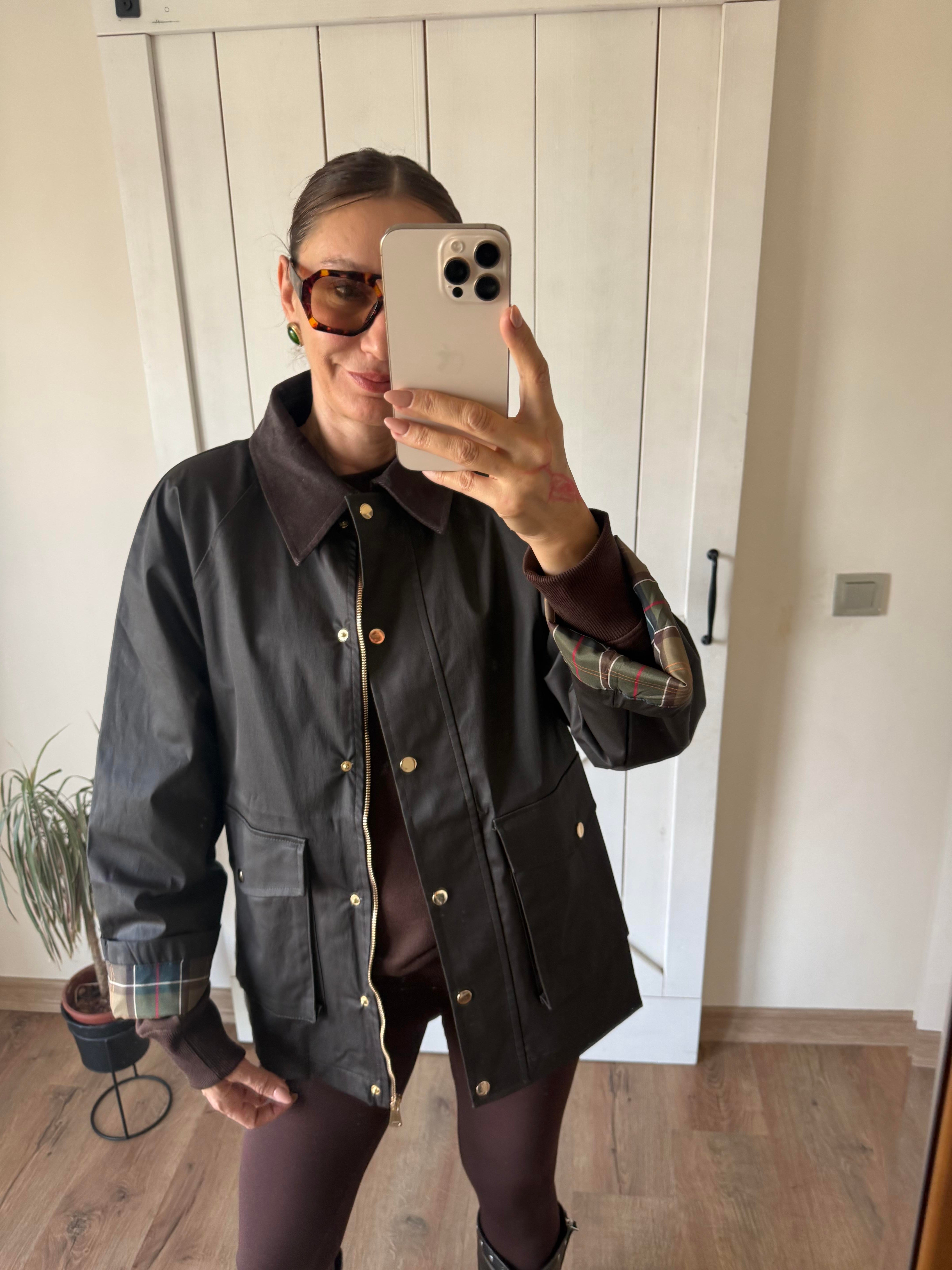 Marka Model Astarı Ekoseli Kadife Yaka Yağlı Mont