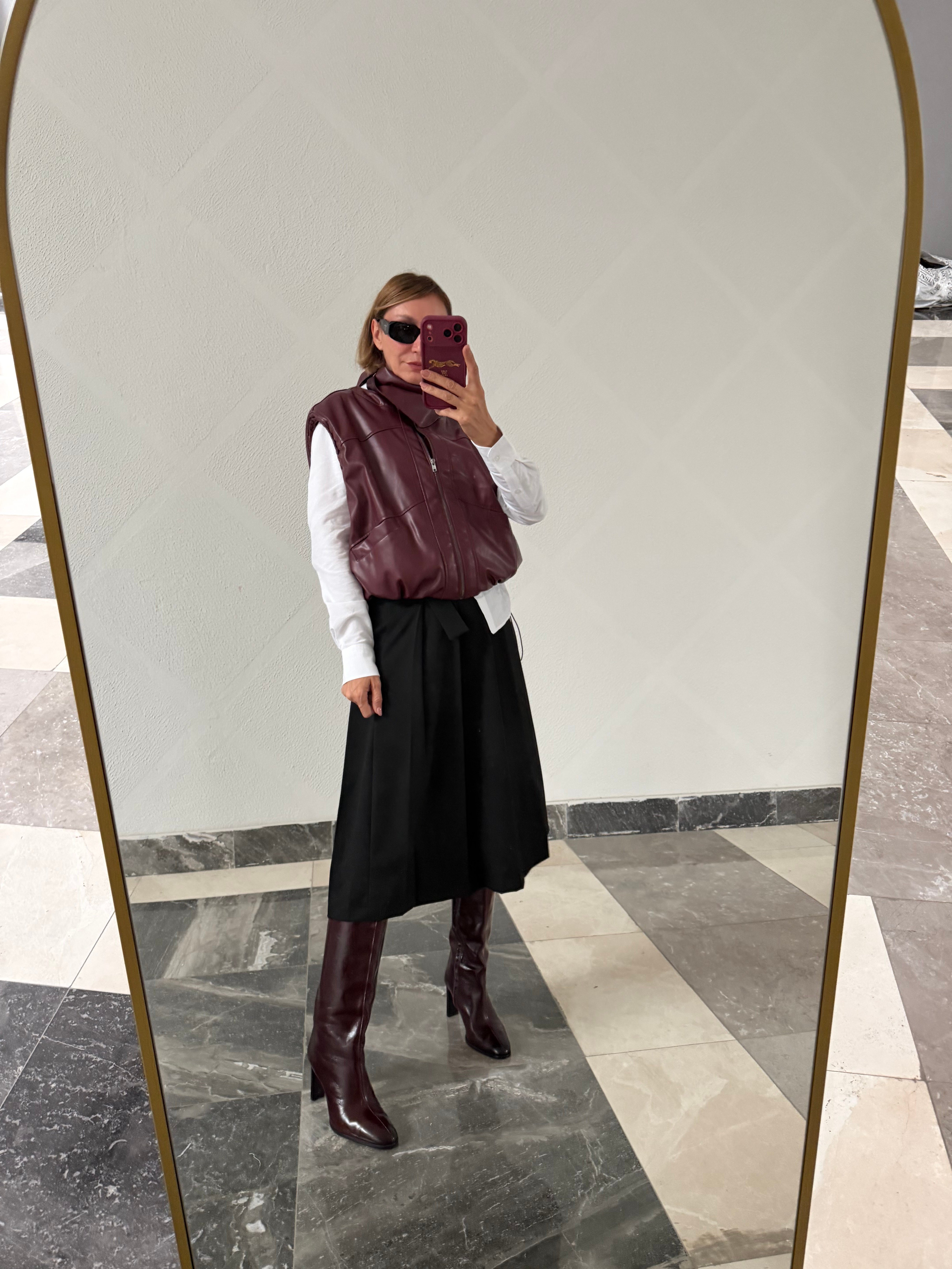 Marka Model Bordo Fularlı Deri Yelek