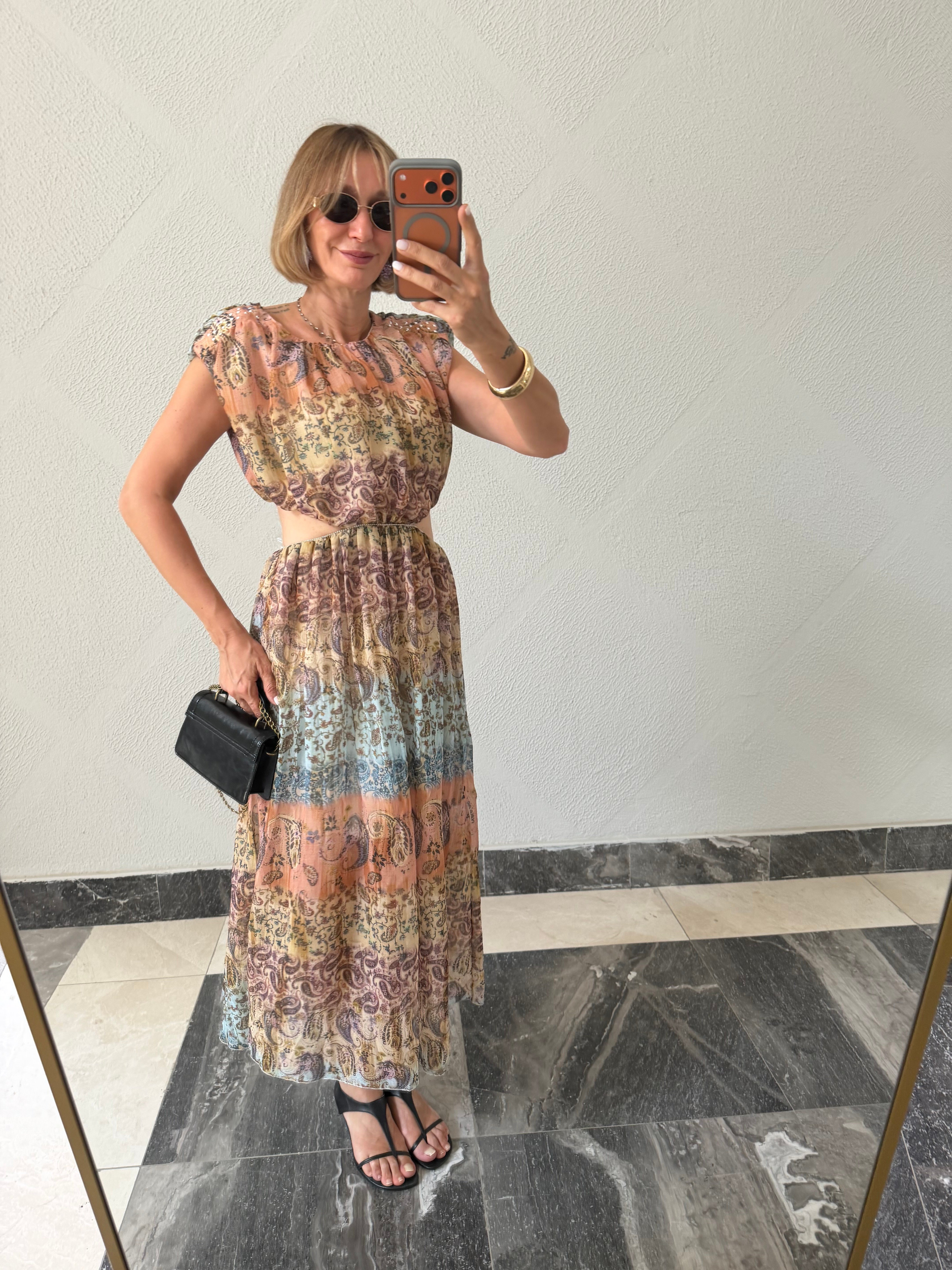 Marka Model Etnik Desen Cutout Yandan Dekolteli Elbise