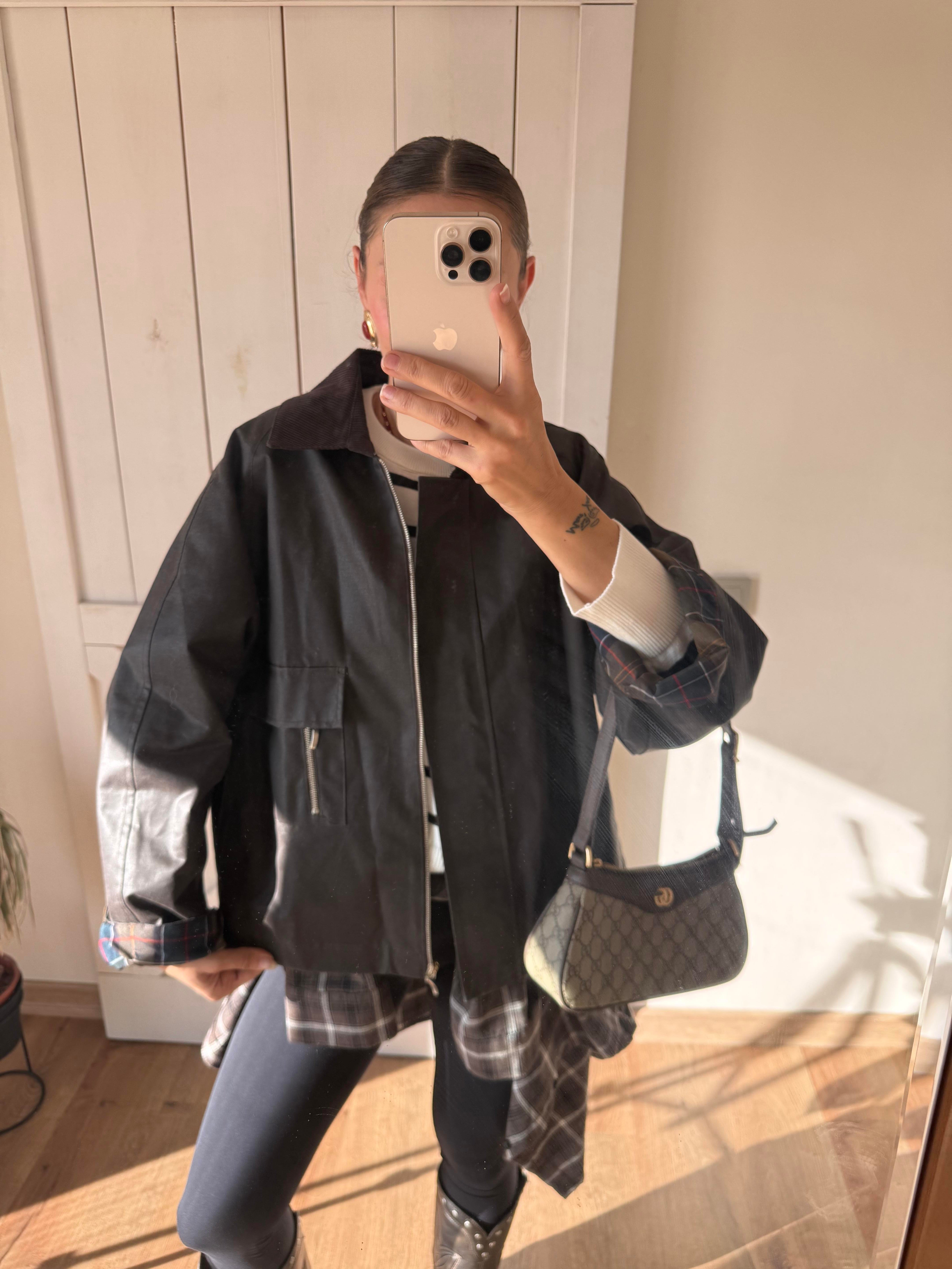 Marka Model İçi Ekoseli Yağlı Kumaş Haki Parka