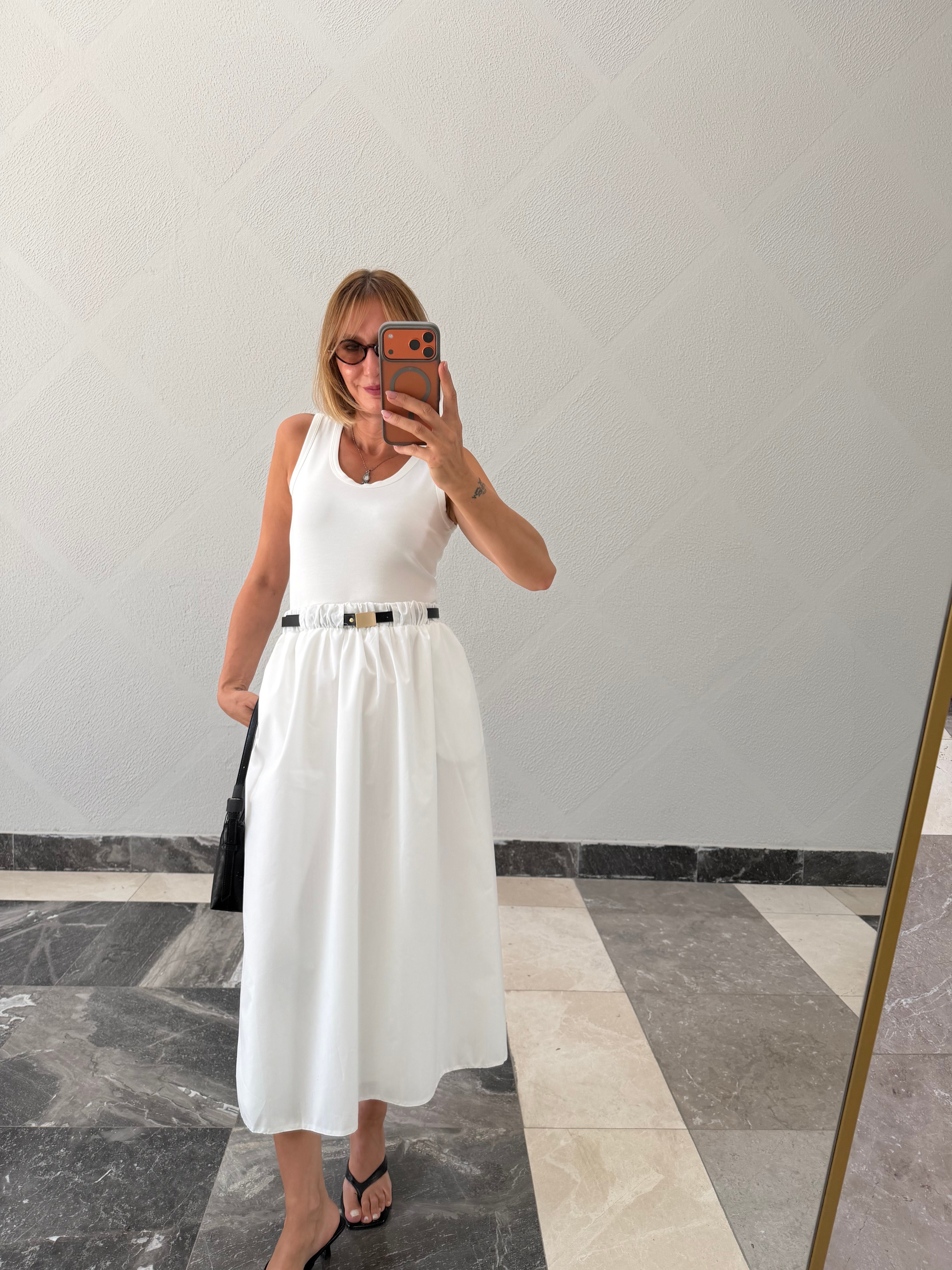 Marka Model Kemerli Beyaz Elbise