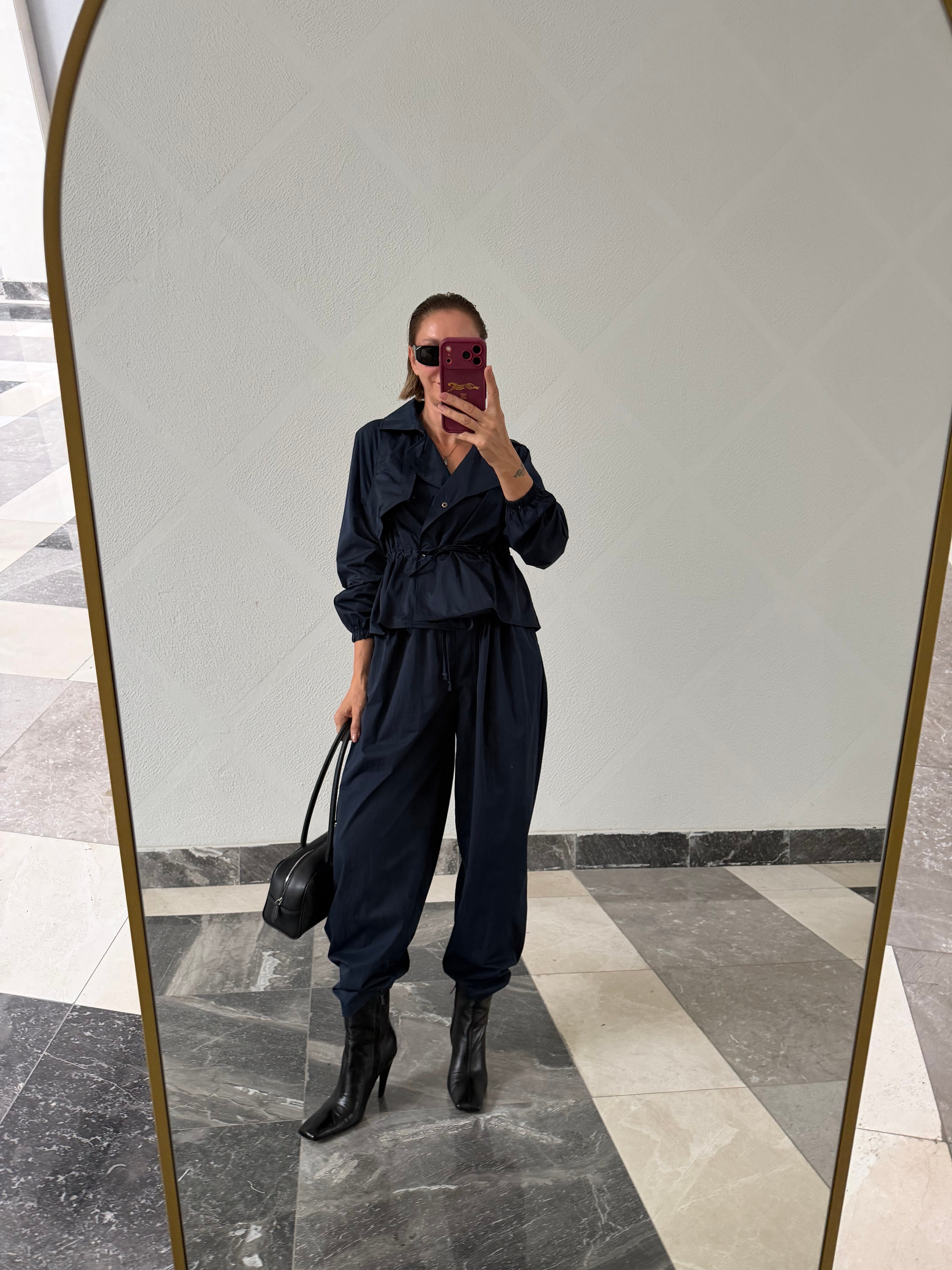 Marka Model Lacivert Beli Lastikli Üst Alt Takım