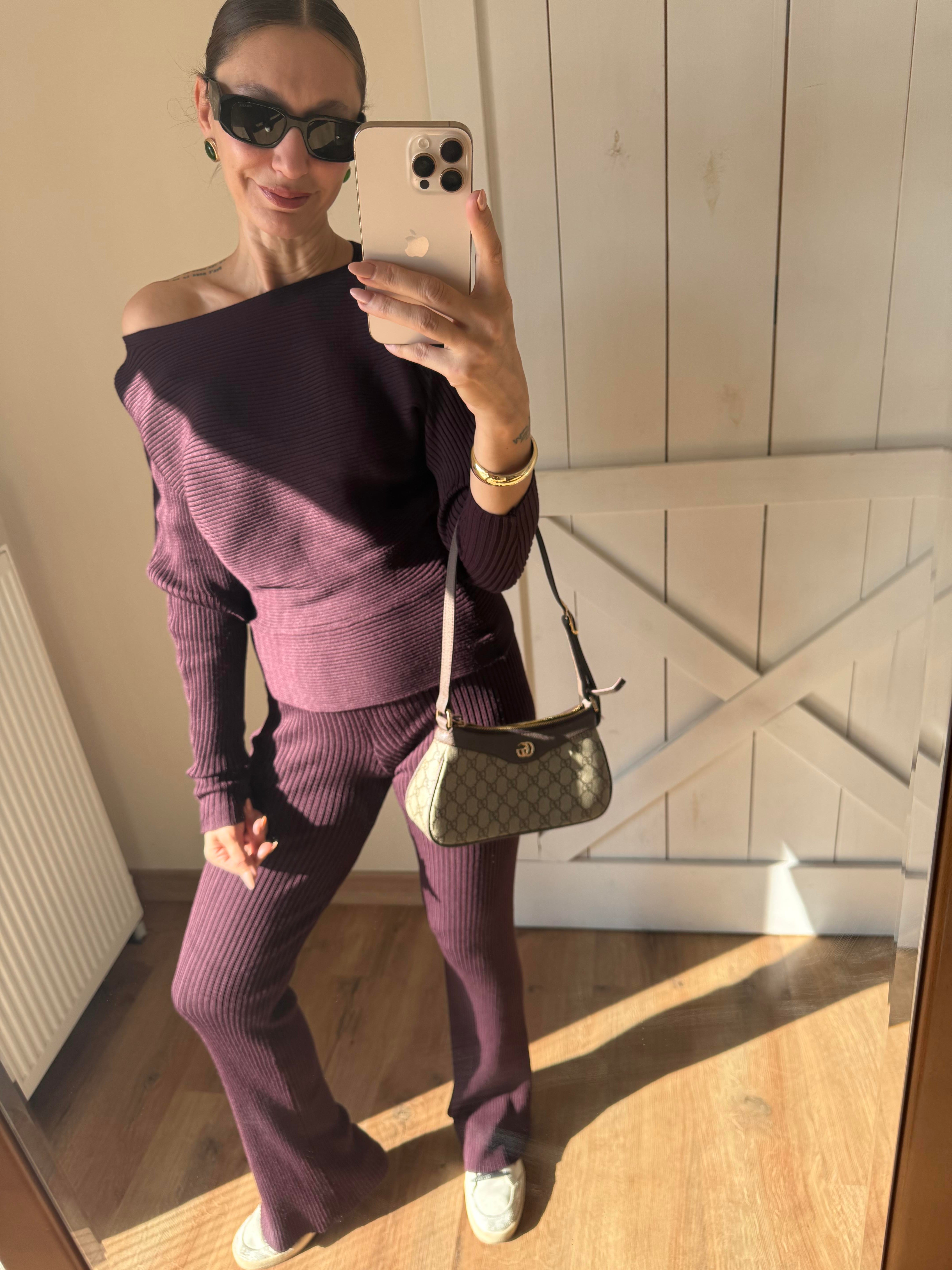 Marka Model Omuz Detaylı Bordo Triko Takım