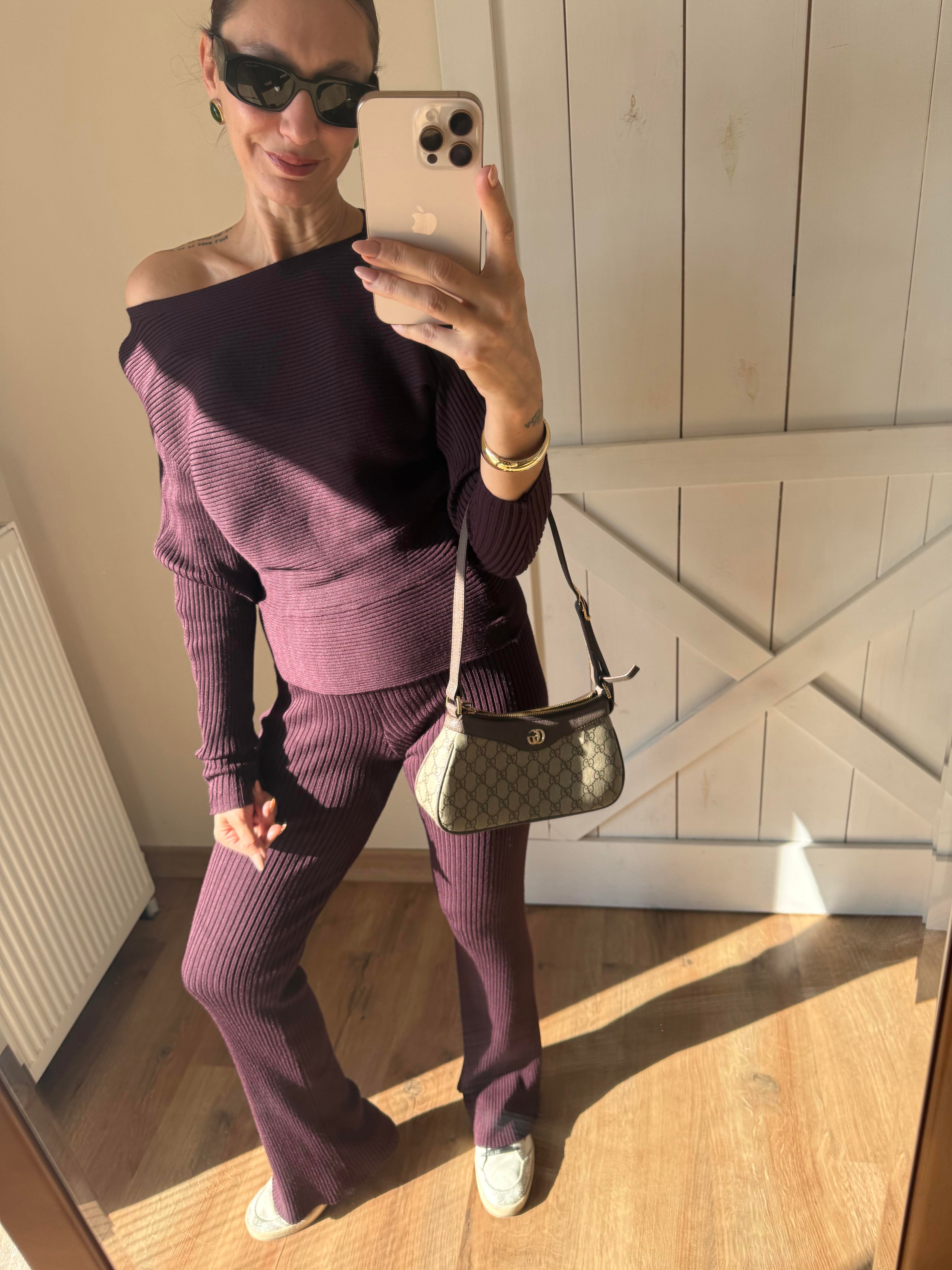 Marka Model Omuz Detaylı Bordo Triko Takım