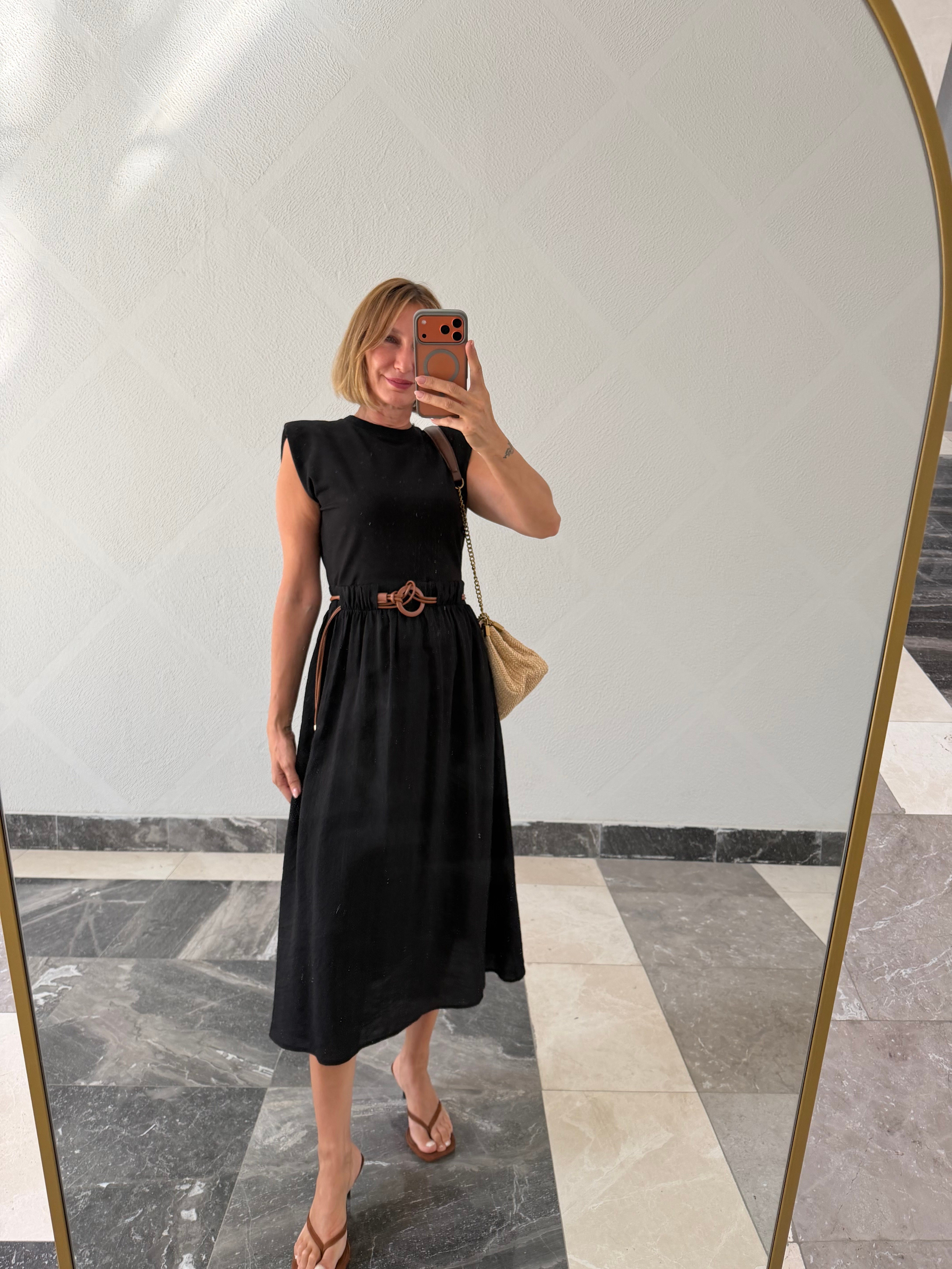 Marka Model Taba Deri Kemerli Siyah Elbise