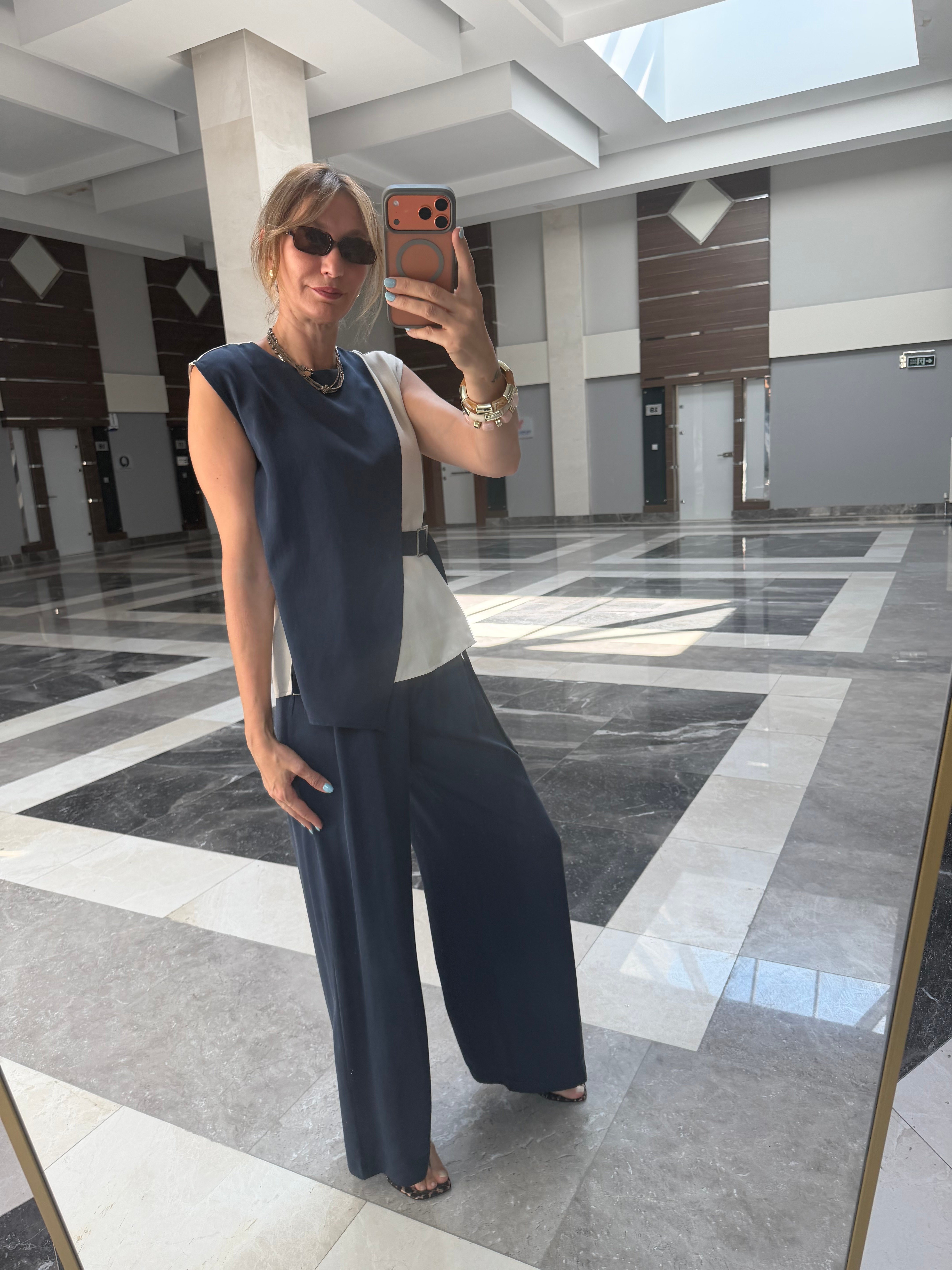 Marka Model Tensel Premium Lacivert Ekru Takım