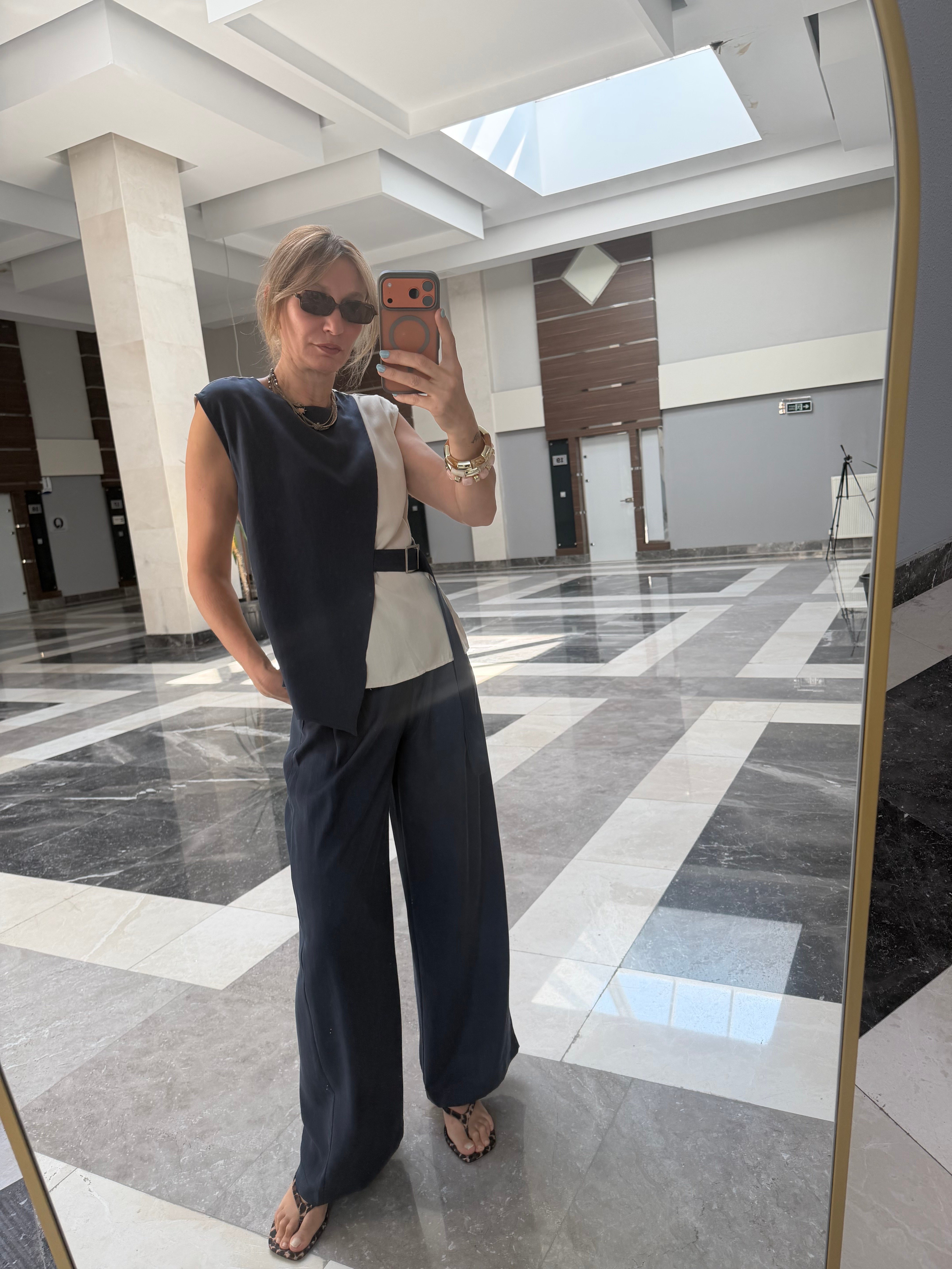 Marka Model Tensel Premium Lacivert Ekru Takım