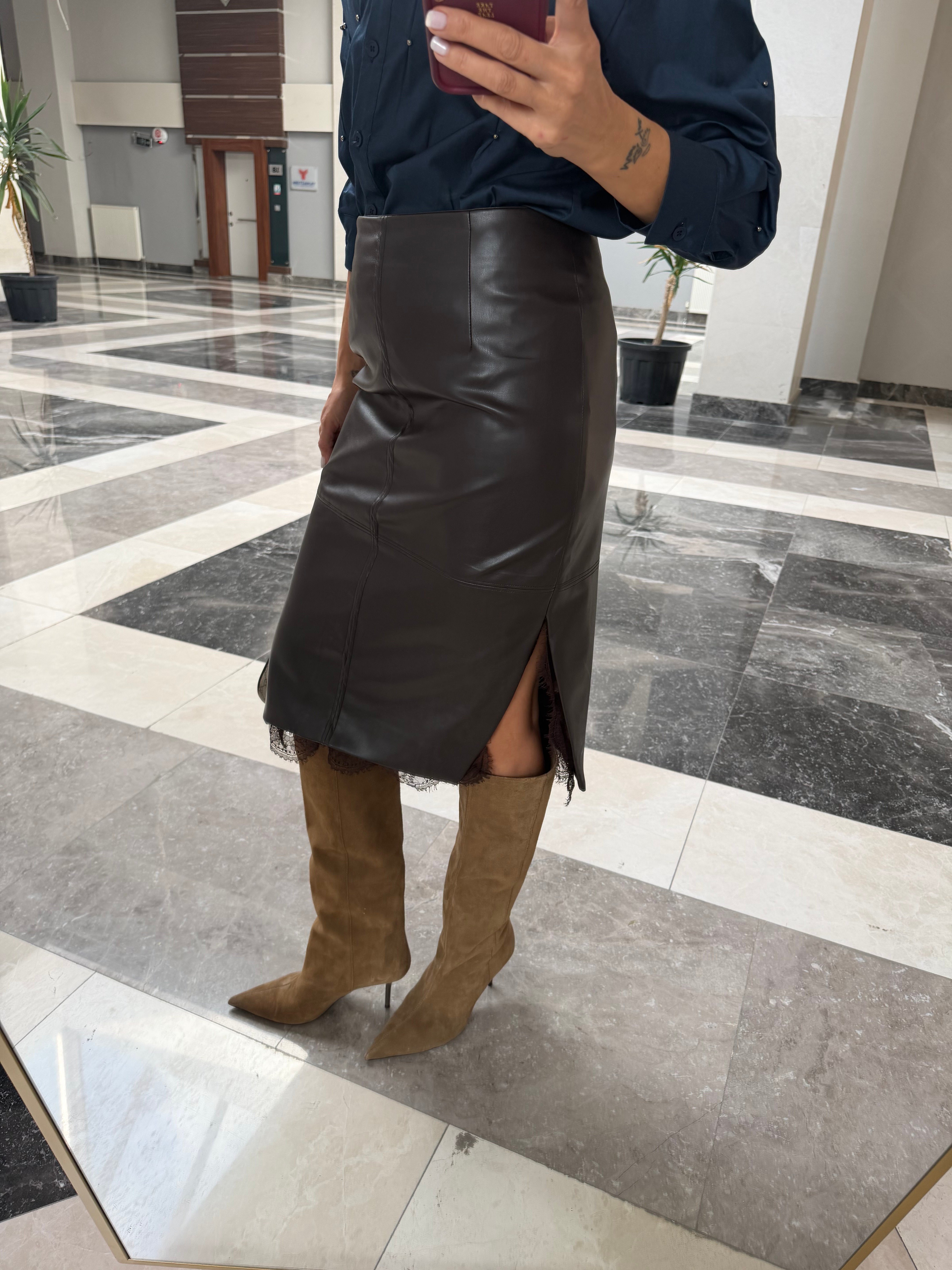 Marka Model Zarif Dantel Detaylı Acı Kahve  Deri Etek