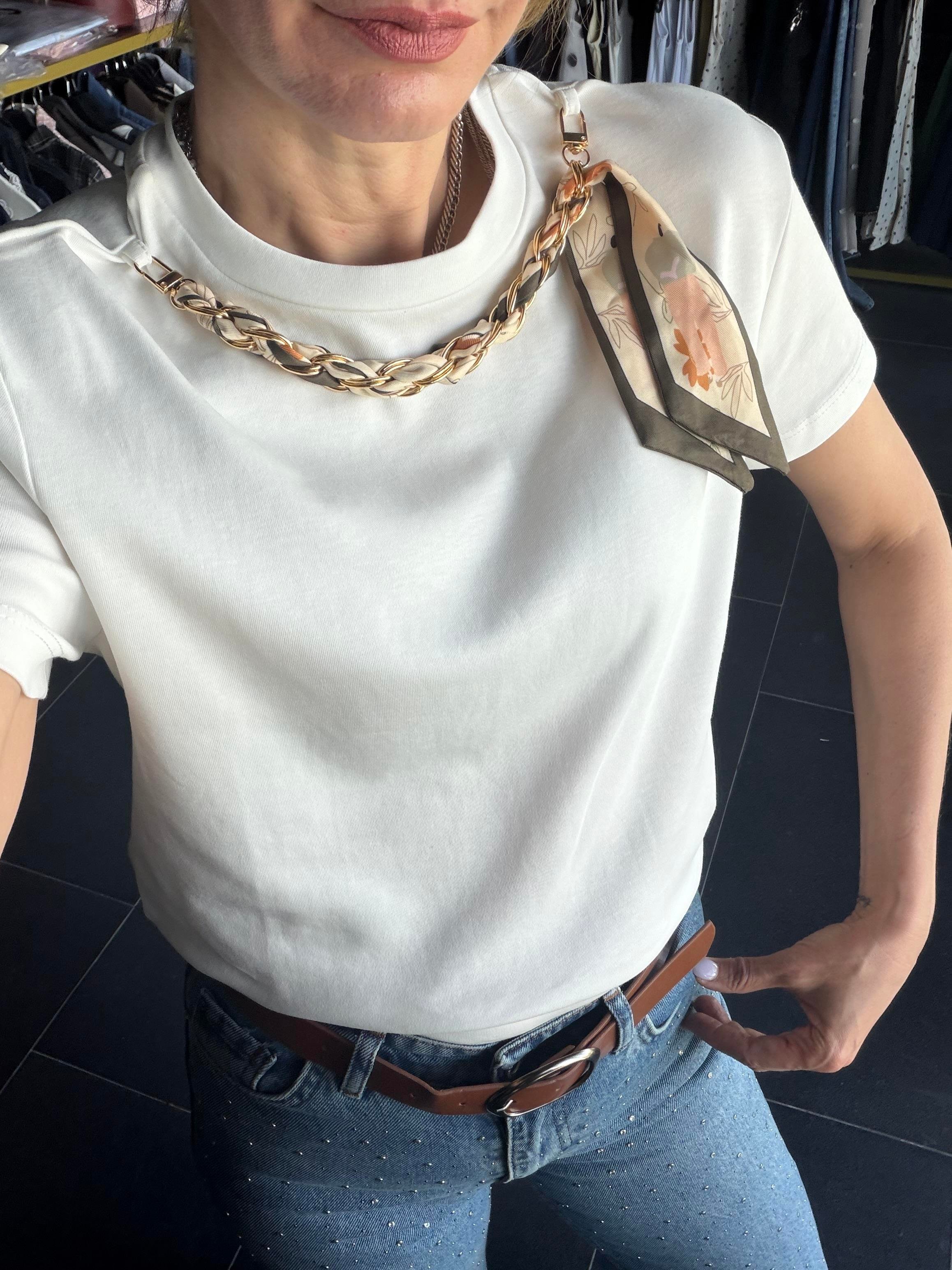 Massi Fularlı Beyaz Tshirt
