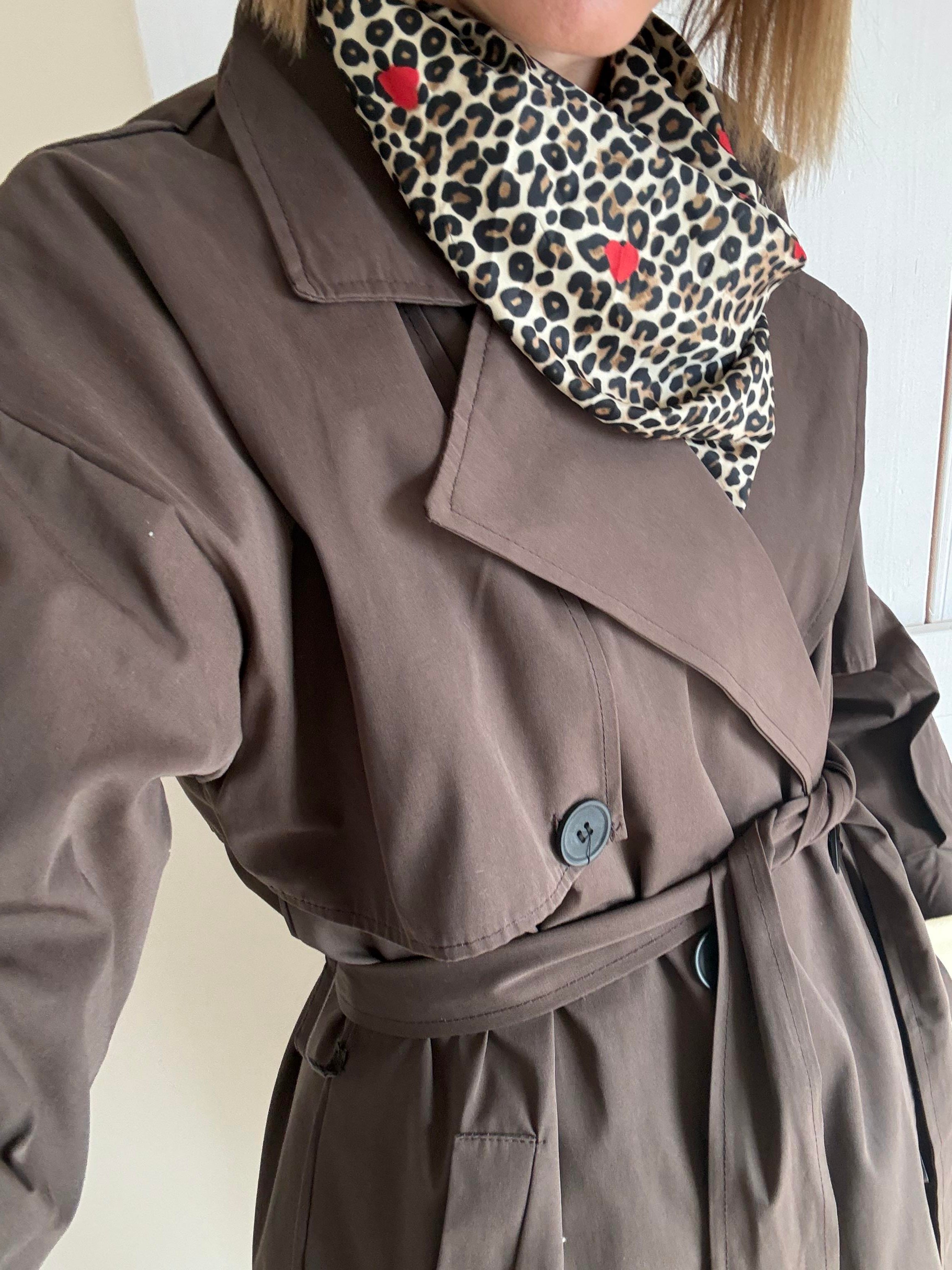 Massi Kahve Pelerin Detaylı Kuşaklı Maxi Boy Trençkot