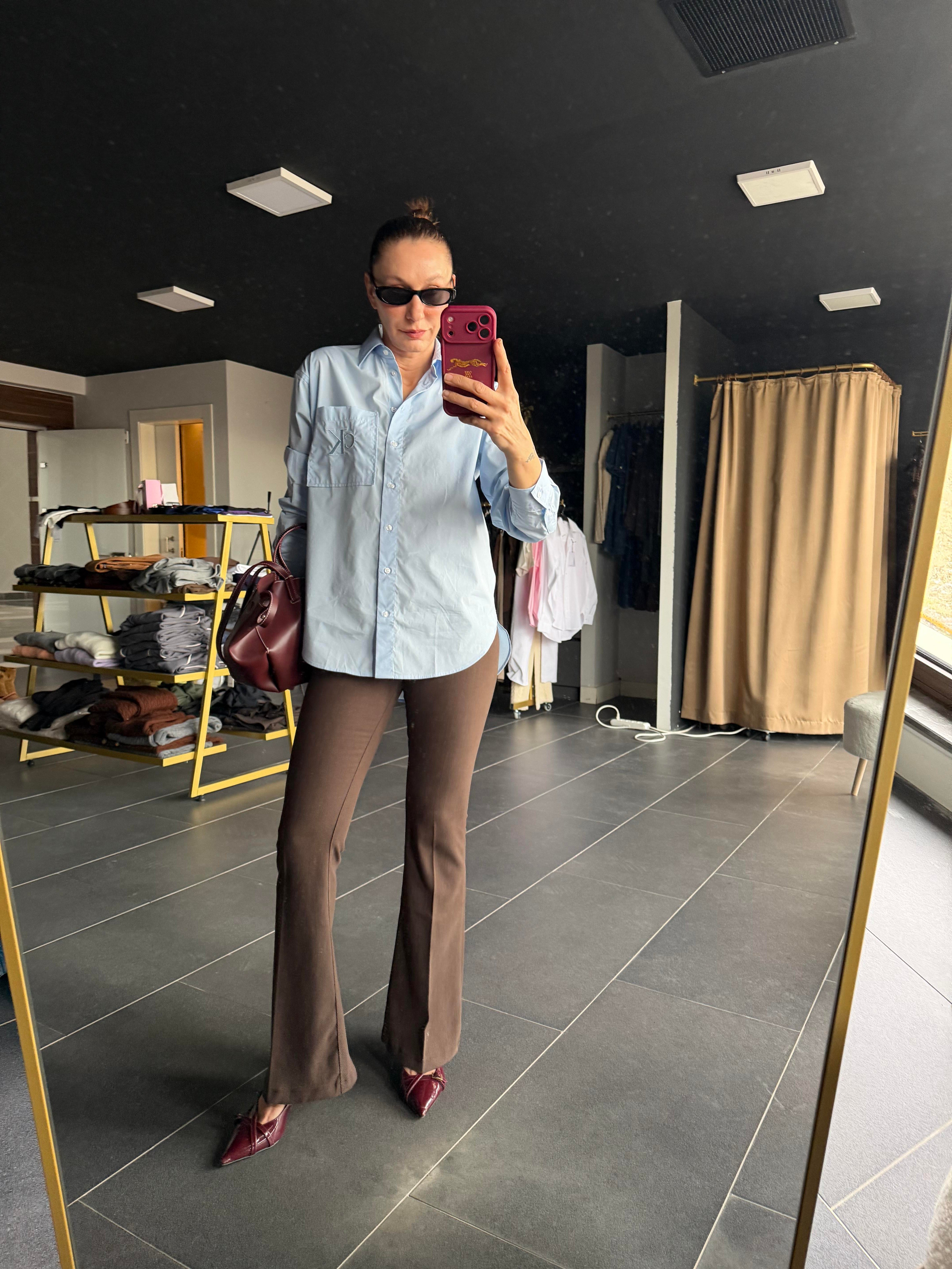 Mavi Cebi Nakışlı Etek Ucu Dalgalı Premium Gömlek