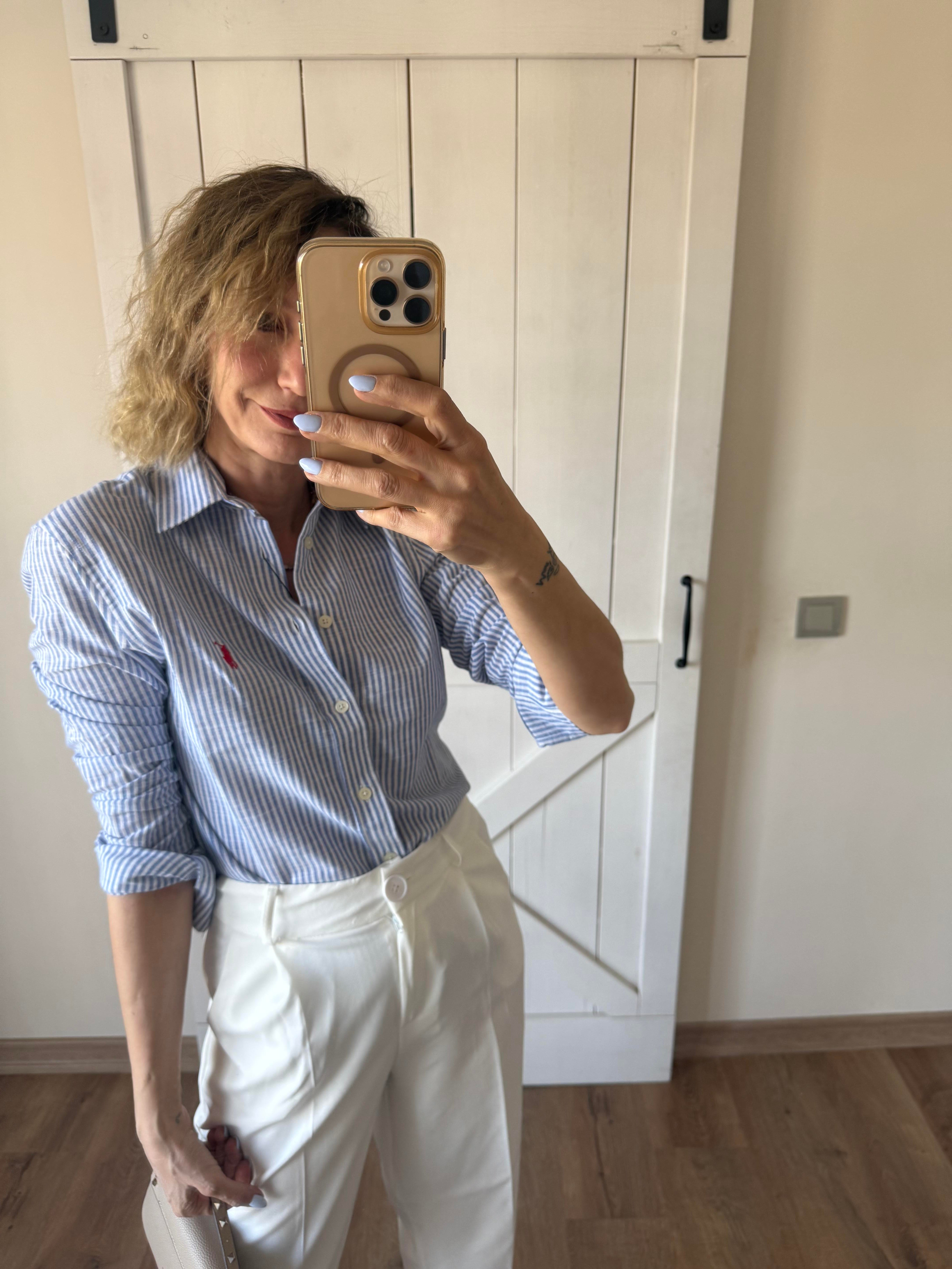 Mavi Çizgili Gömlek