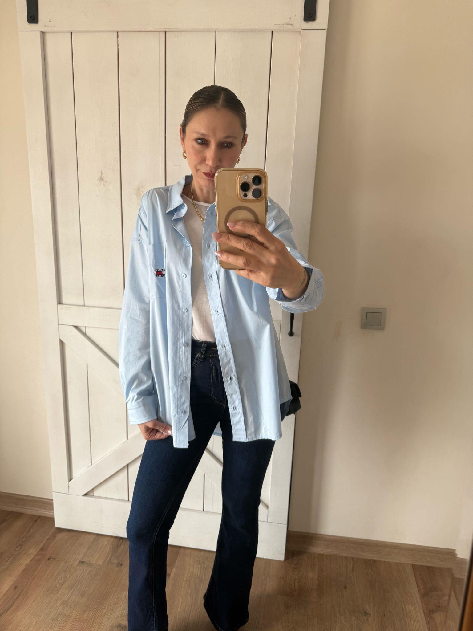 Mavi Etek Ucu Dalgalı Gömlek