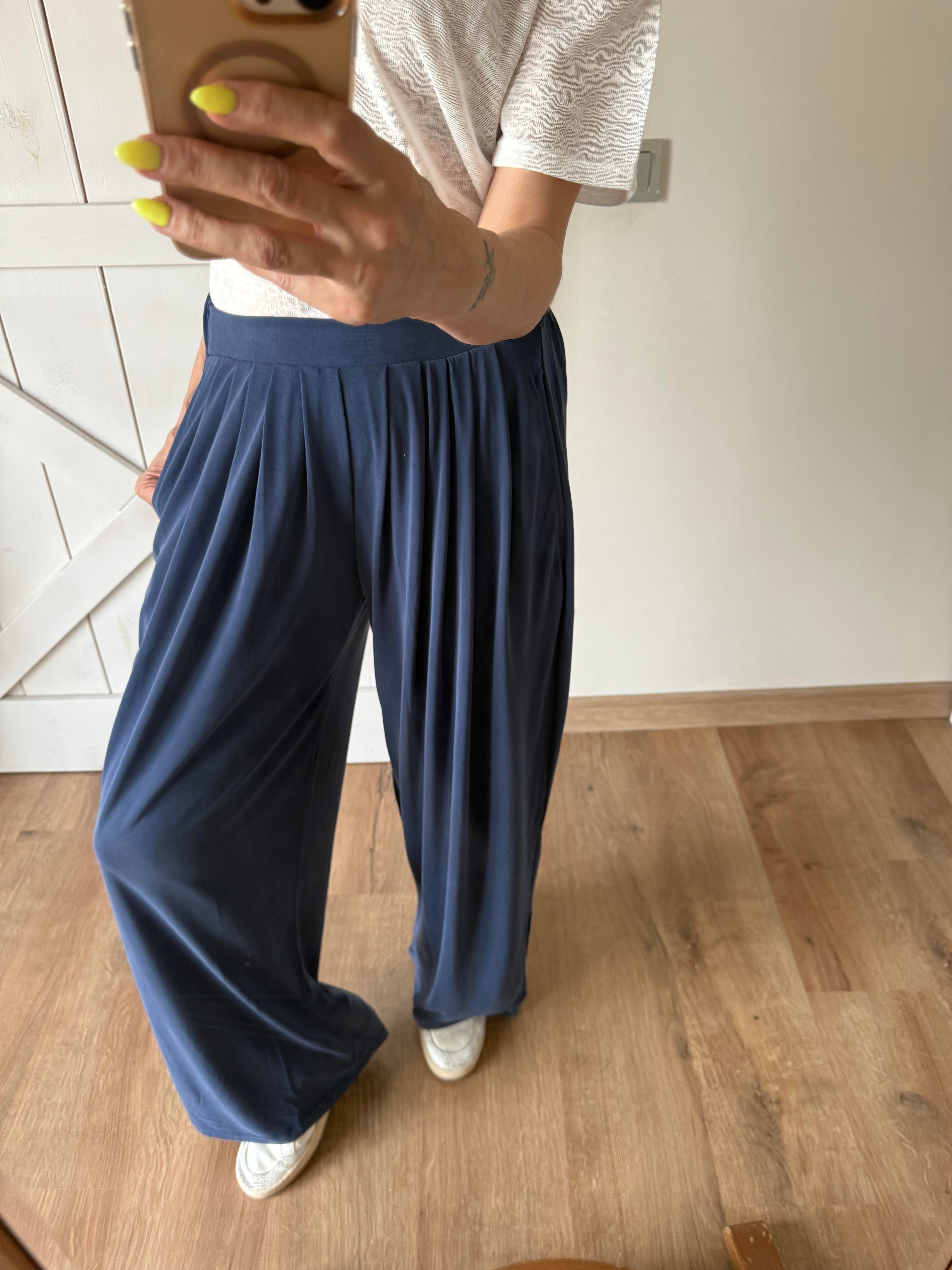 Modal Karışımlı Dökümlü Extra Wide Lacivert Pantolon