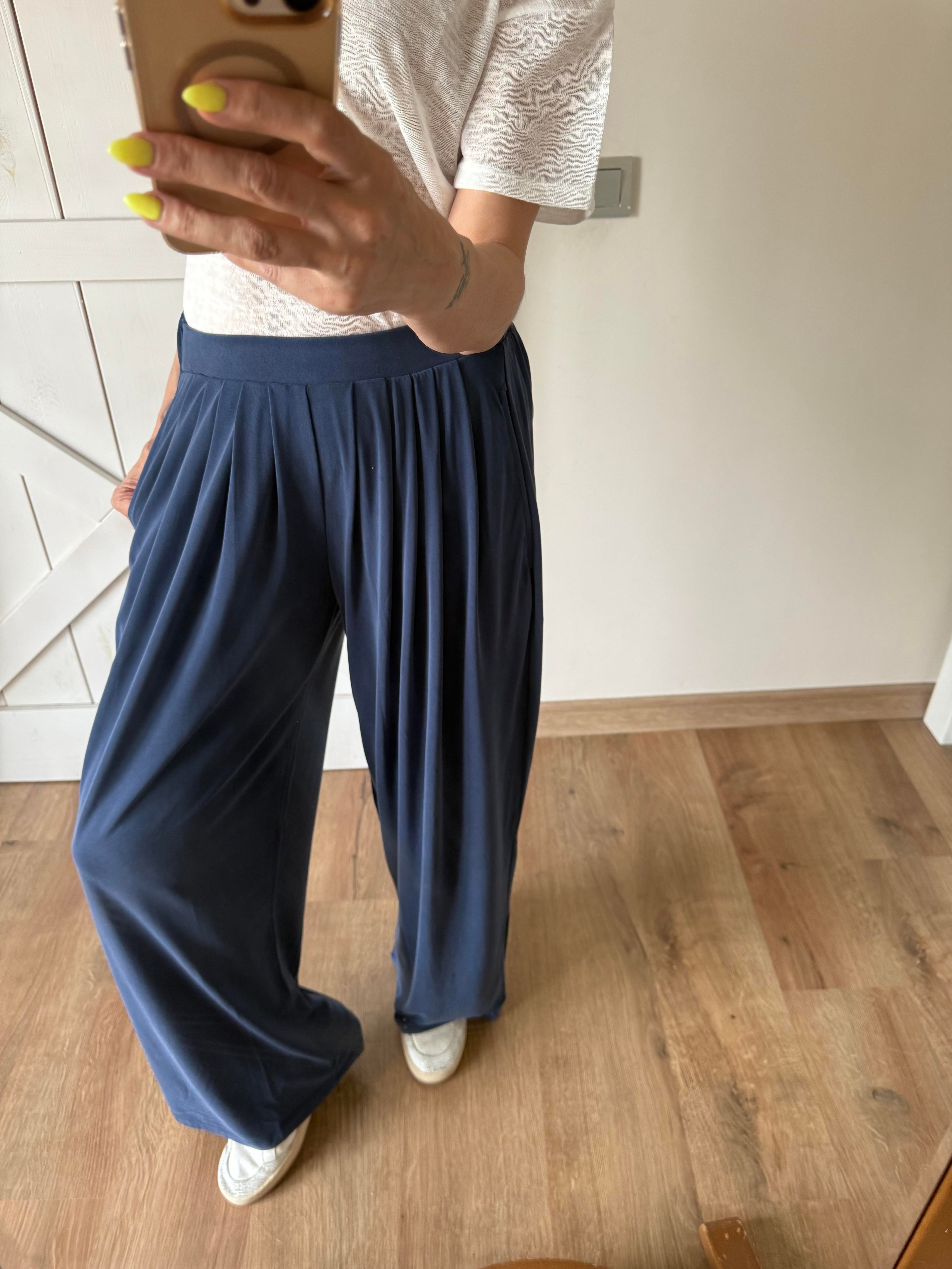 Modal Karışımlı Dökümlü Extra Wide Lacivert Pantolon