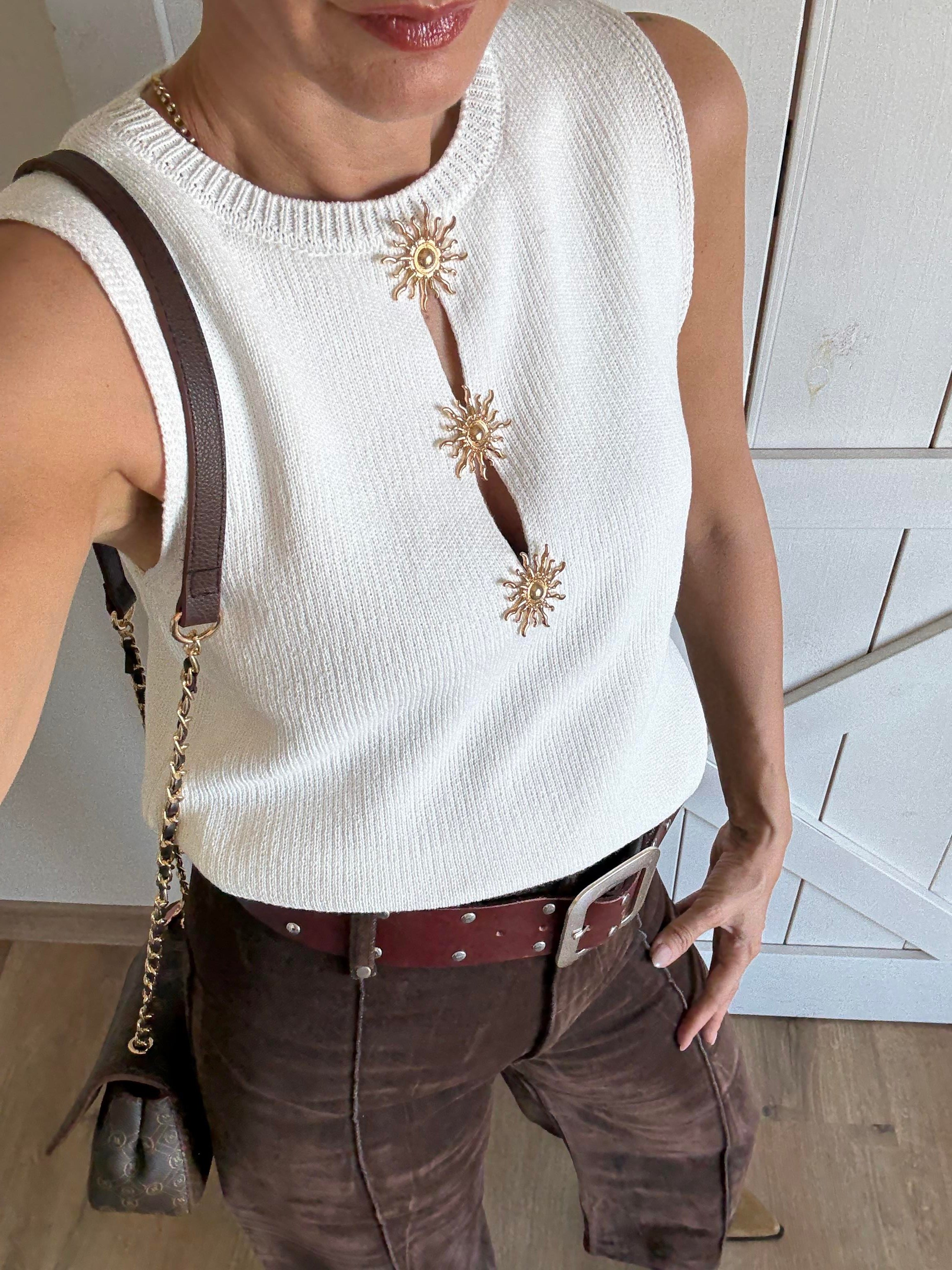 Mücevher Düğmeli Güneşli Triko