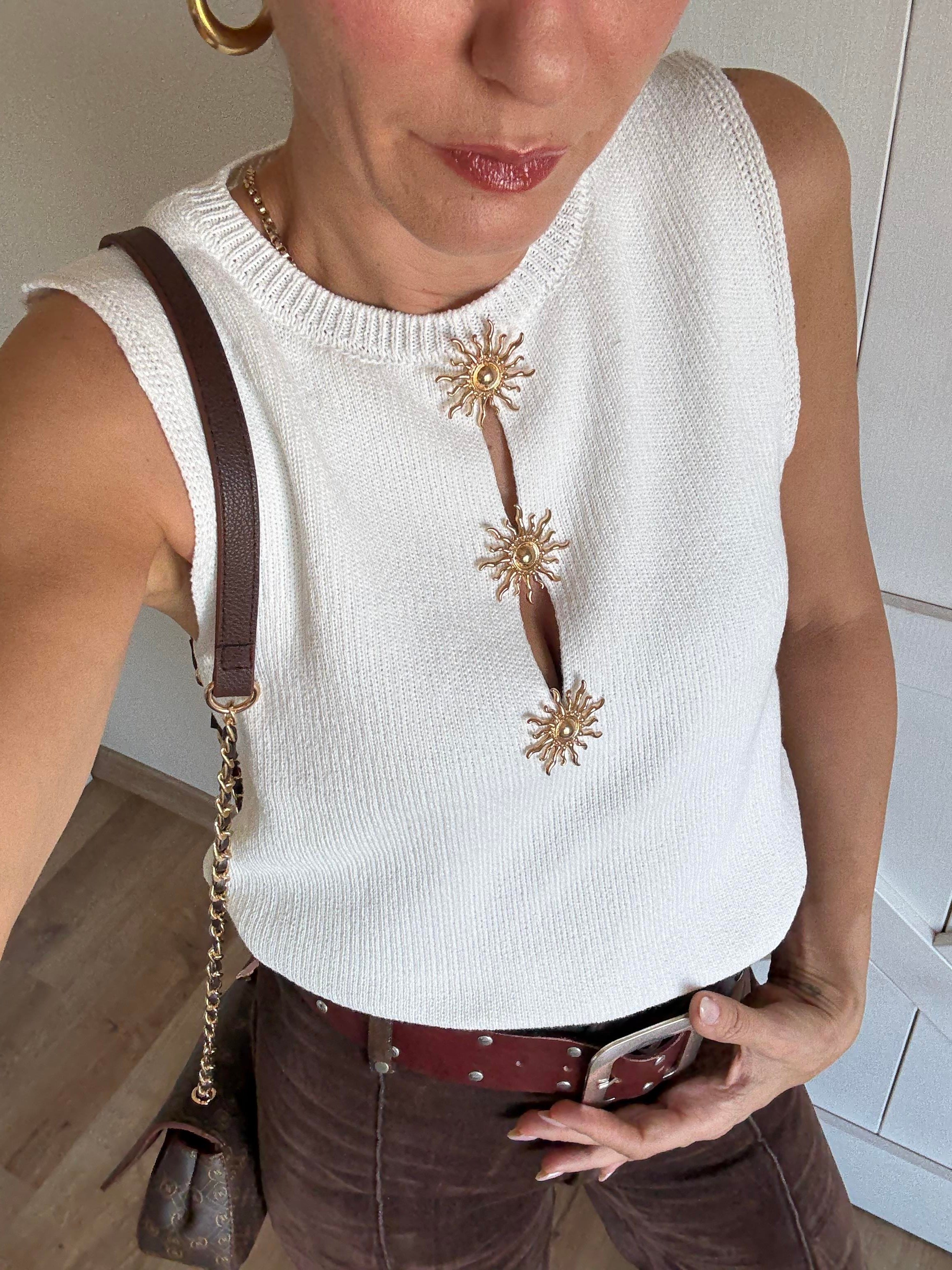 Mücevher Düğmeli Güneşli Triko