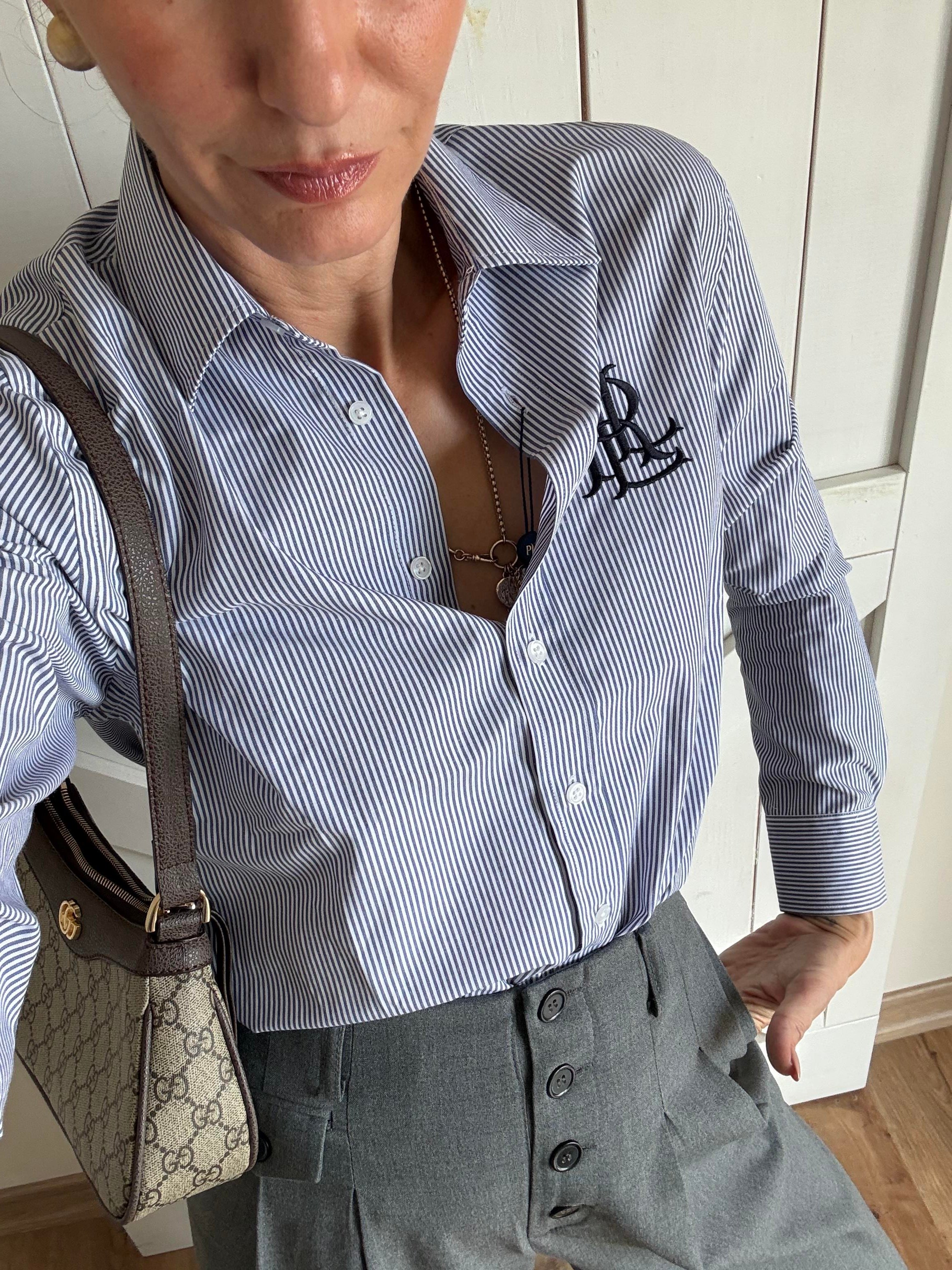 Nakış Detaylı Mavi İnce Çizgili Gömlek