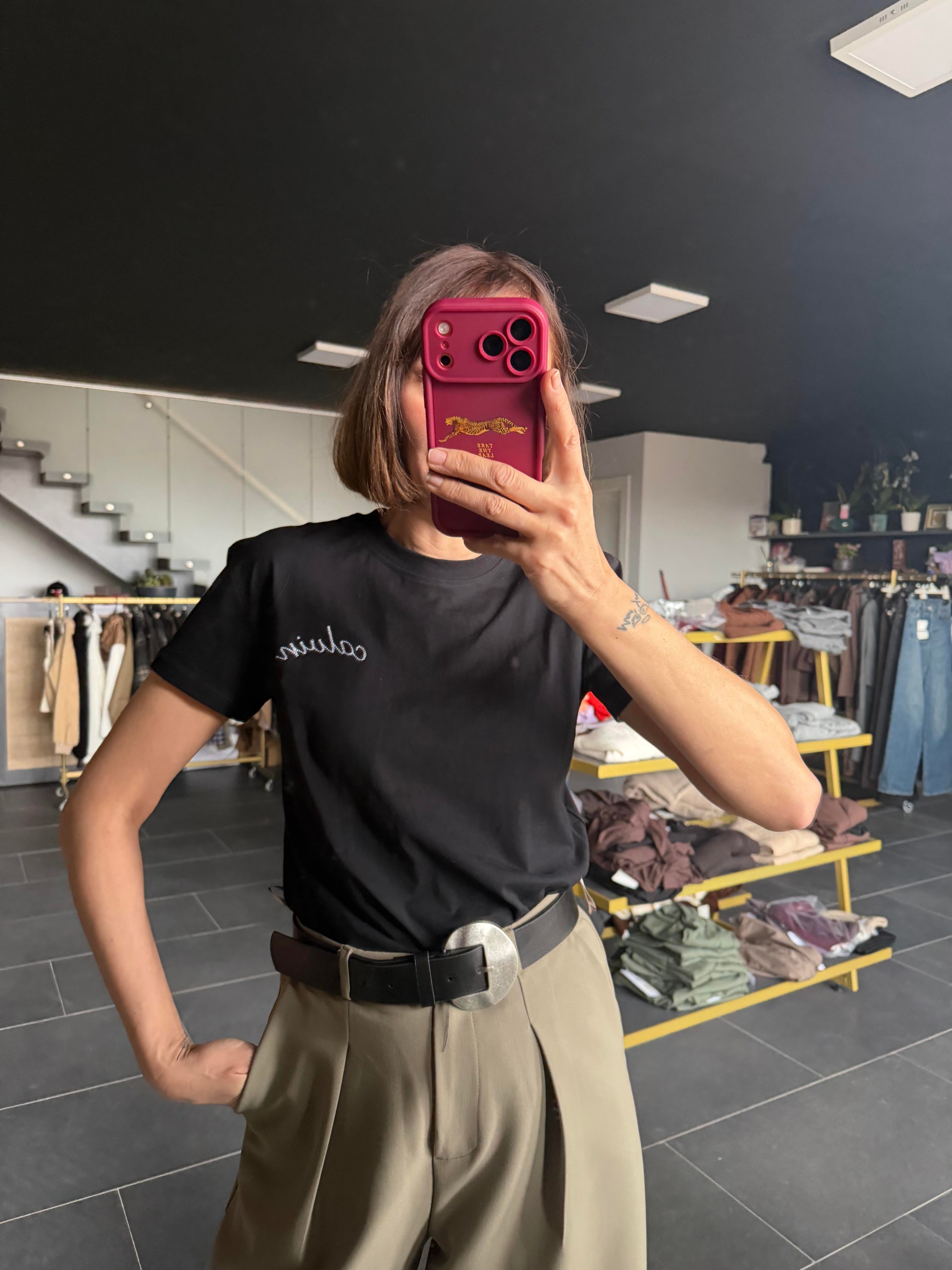 Nakış İşleme Logolu Siyah Tshirt