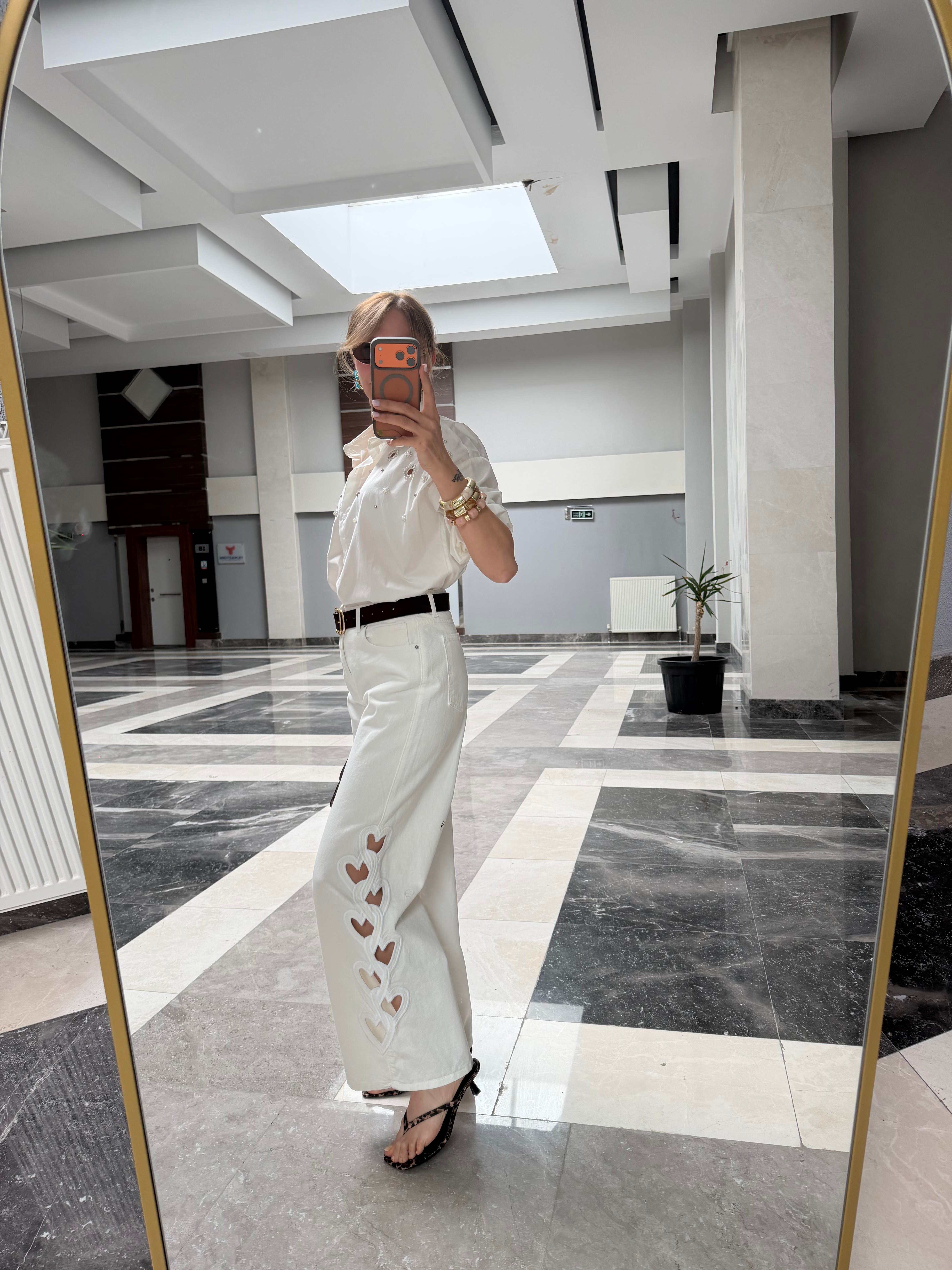 Nakış İşlemeli Old Money Jean