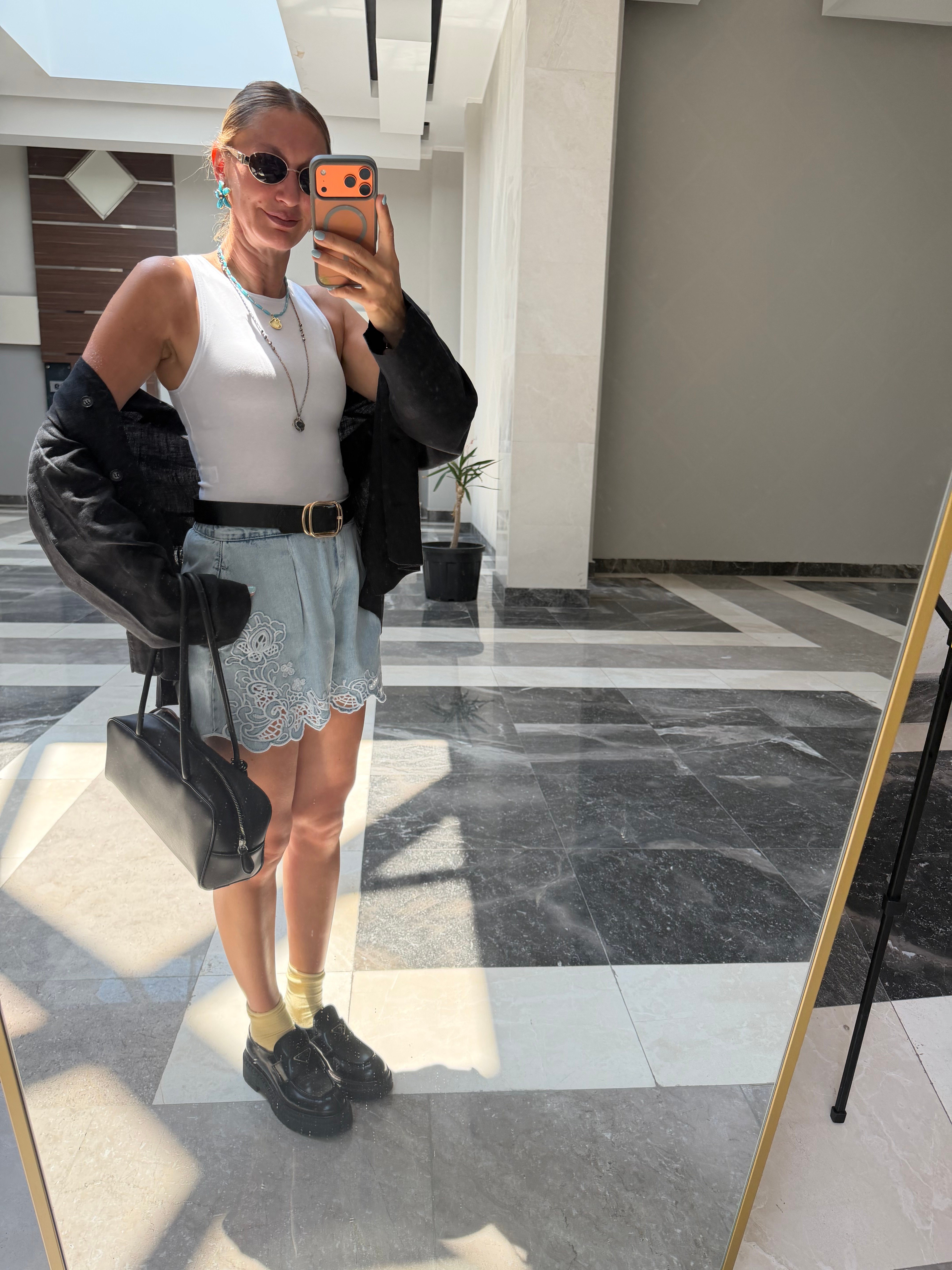 Nakış İşlemeli Premium Tensel Denim Şort