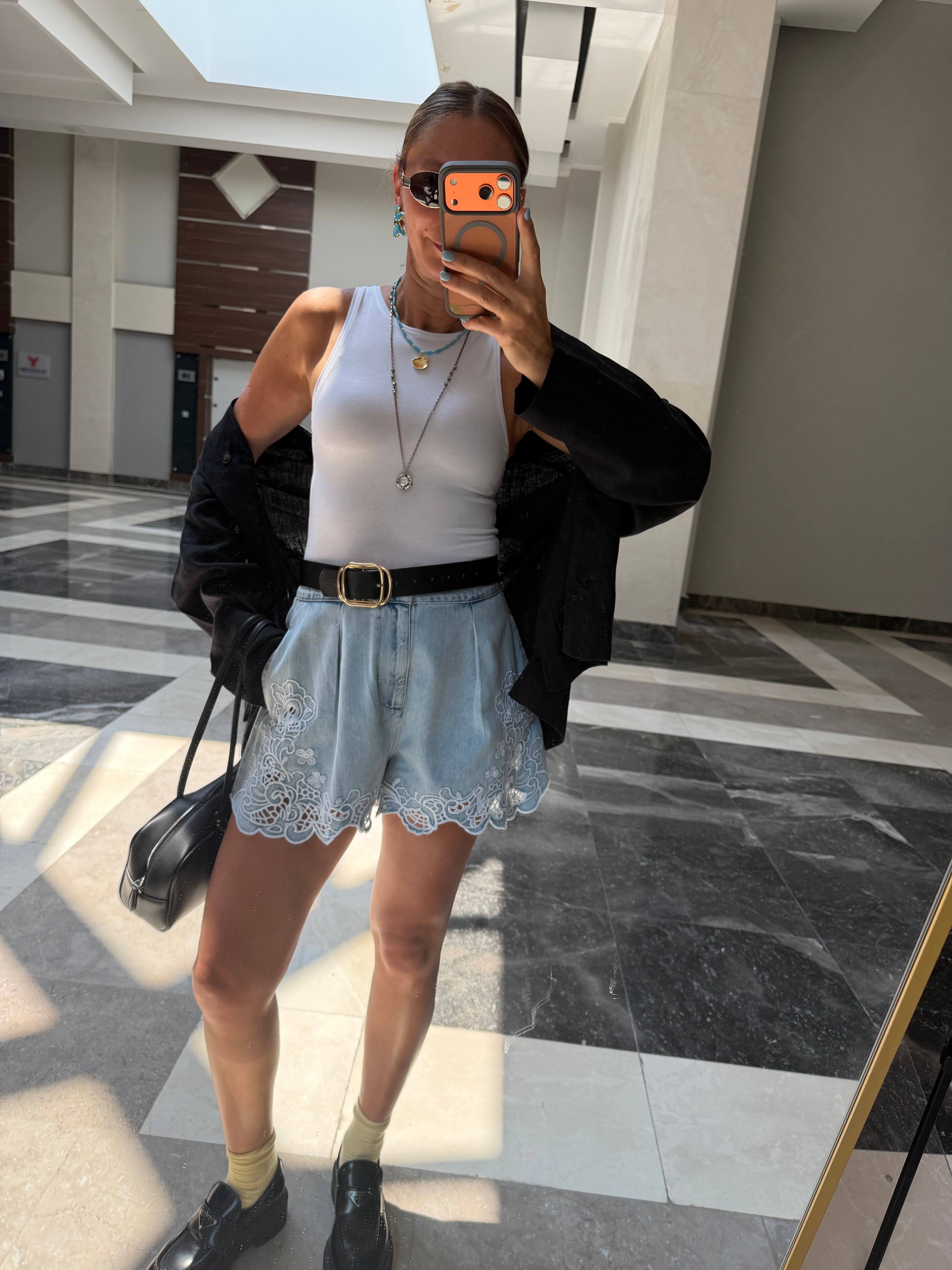 Nakış İşlemeli Premium Tensel Denim Şort