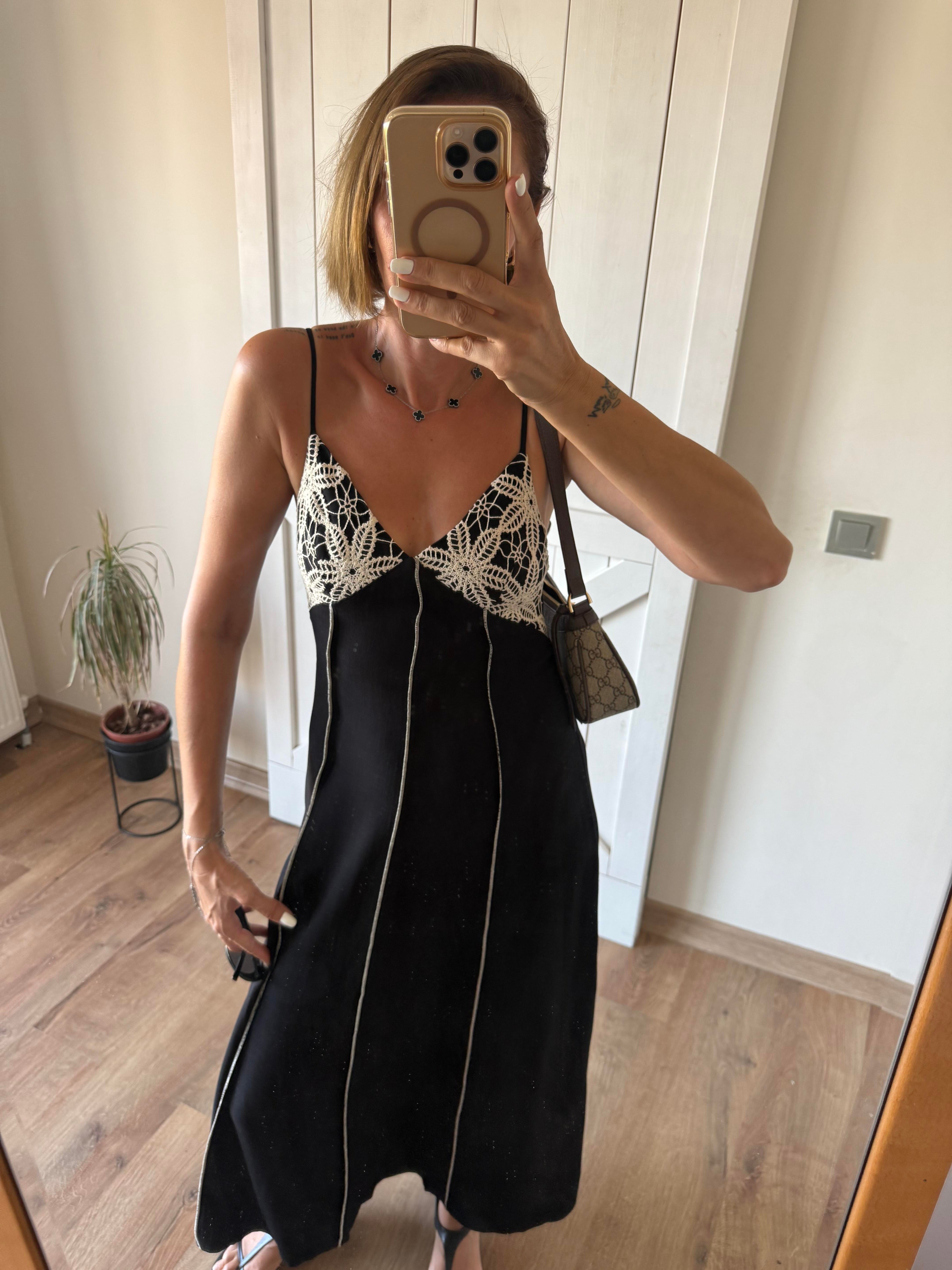 Nakışlı Midi Elbise