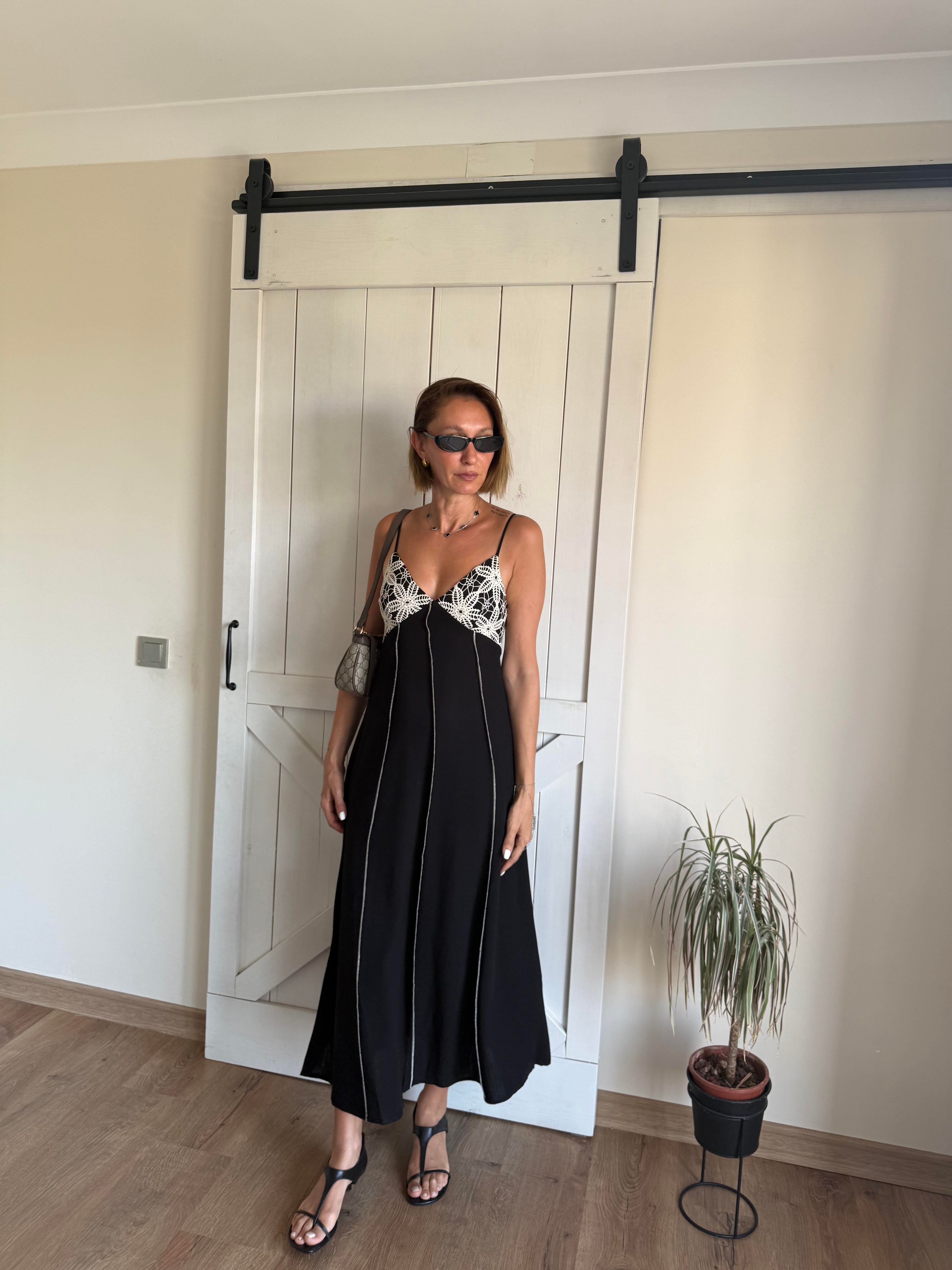 Nakışlı Midi Elbise