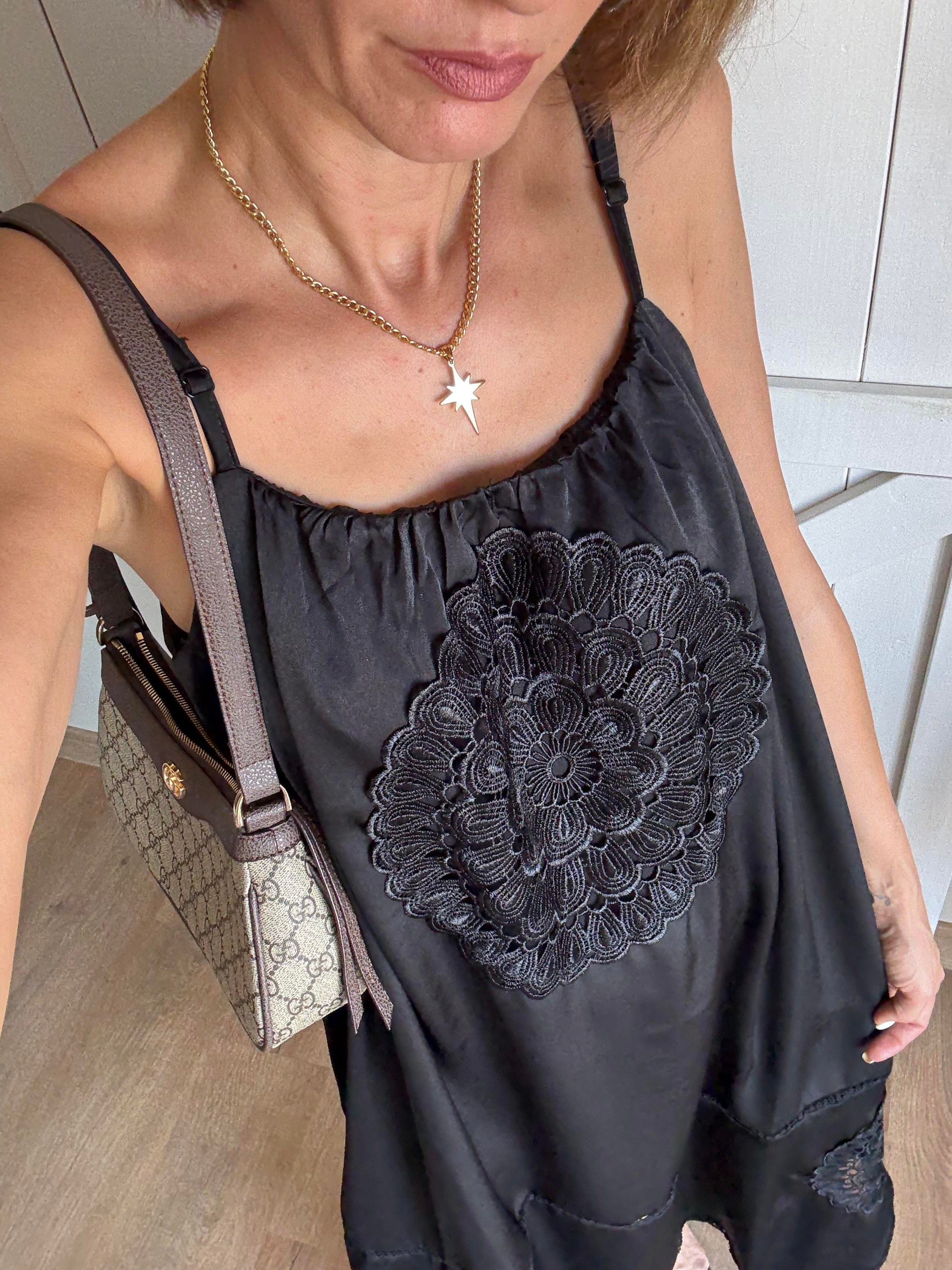 Nakışlı Siyah Elbise